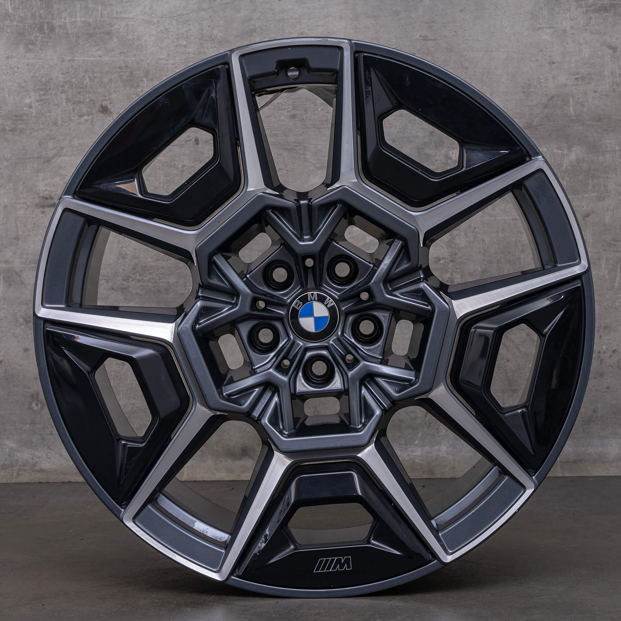 OEM BMW XM rims 22 inch G09 Styling 922 M 1543987 1543988 orbit grey front polish