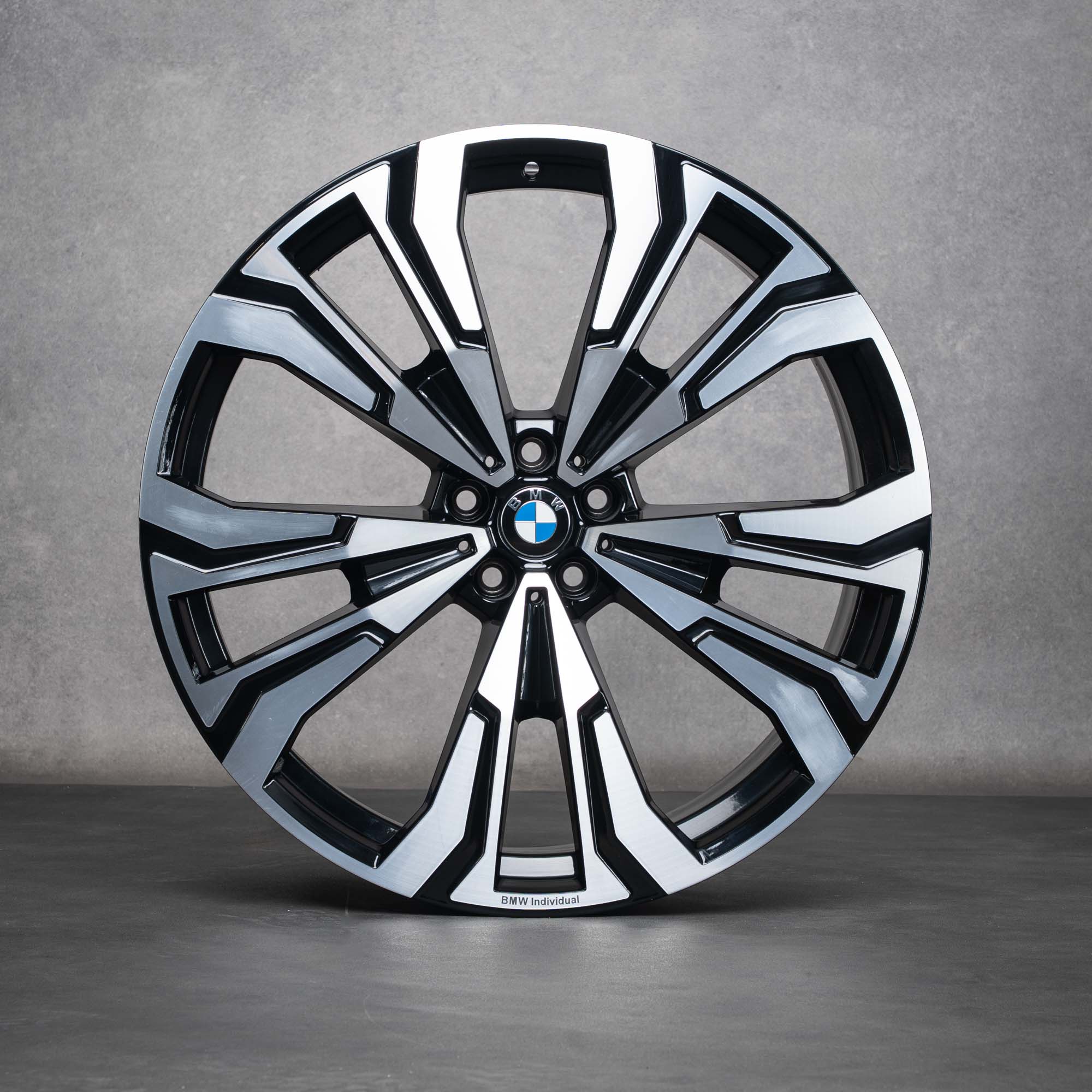 Originale BMW X7 felger 23 tommers G07 Styling 914 Individual 7916264 7916269 jet svart frontpolert
