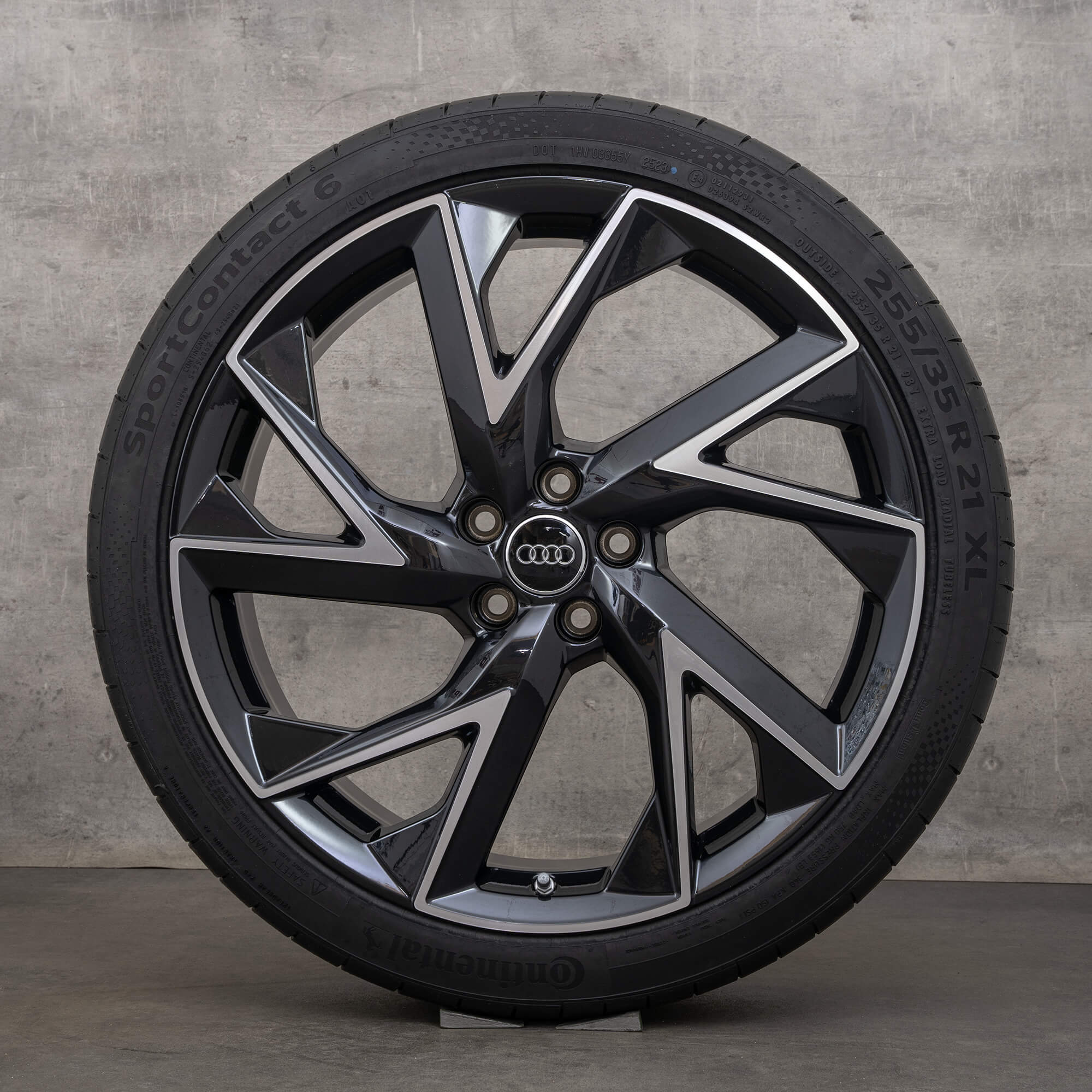 Audi RS Q3 F3 Sportback zomerwielen 21 inch velgen zomerbanden 83A601025BH