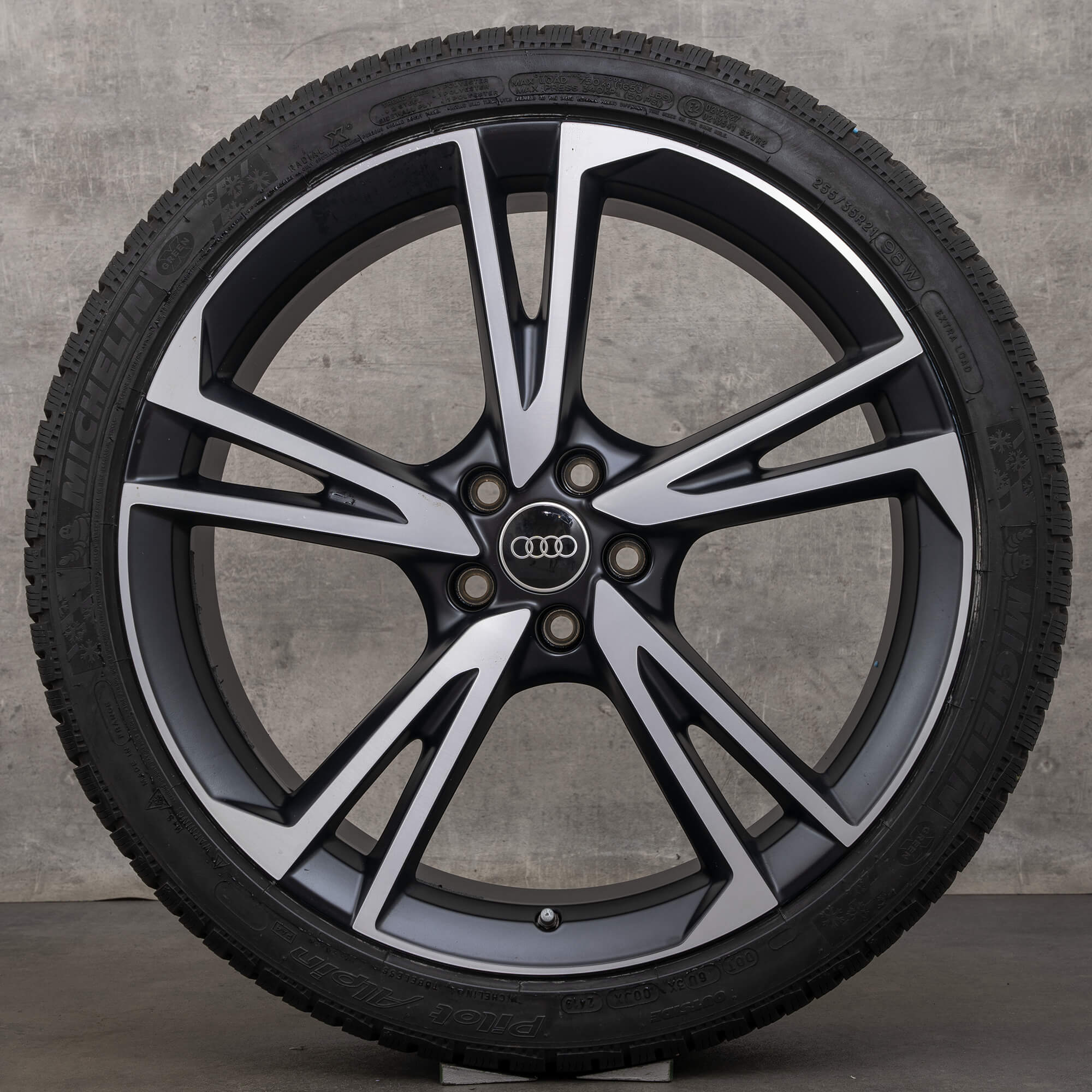 Audi A6 S6 4K C8 komplette vinterhjul vinterdekk 21-tommers felger Falx Design