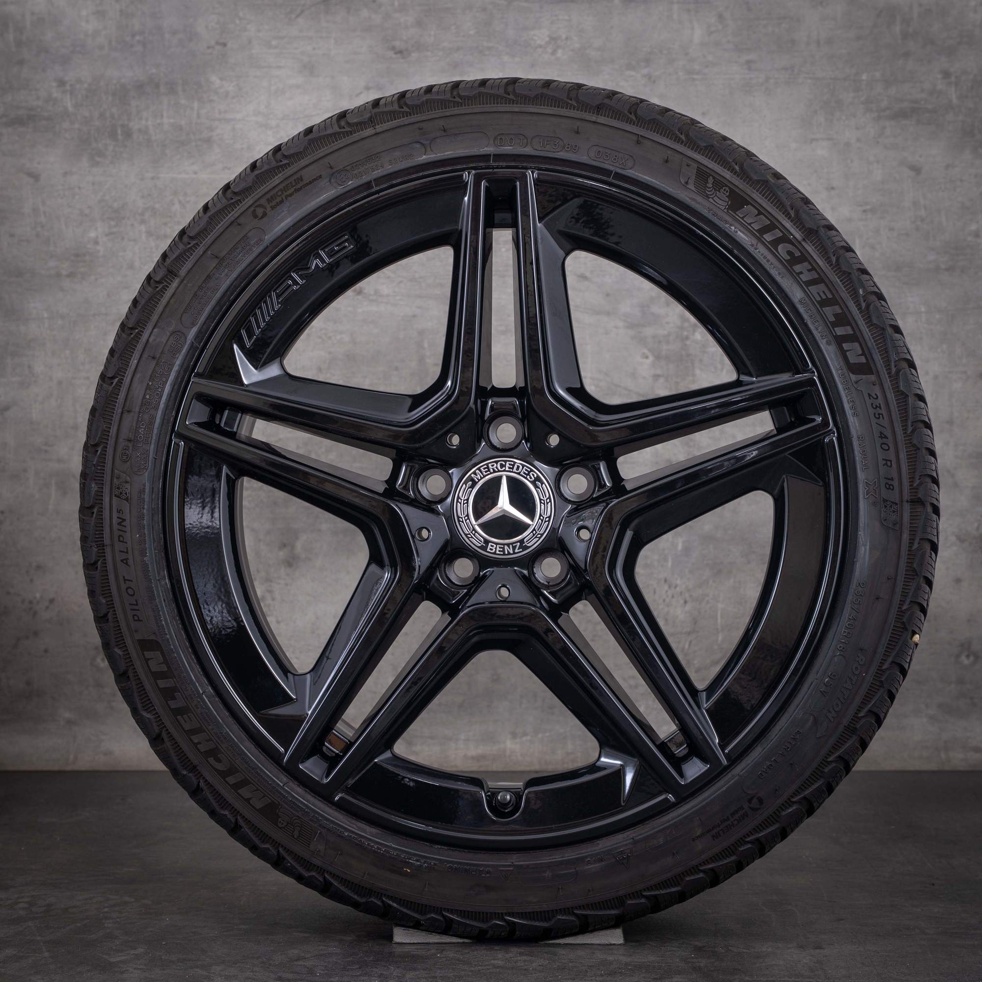 Original Mercedes Benz CLA 35 AMG Winterräder 18 Zoll C118 X118 Felgen A1184010200 schwarz glanz