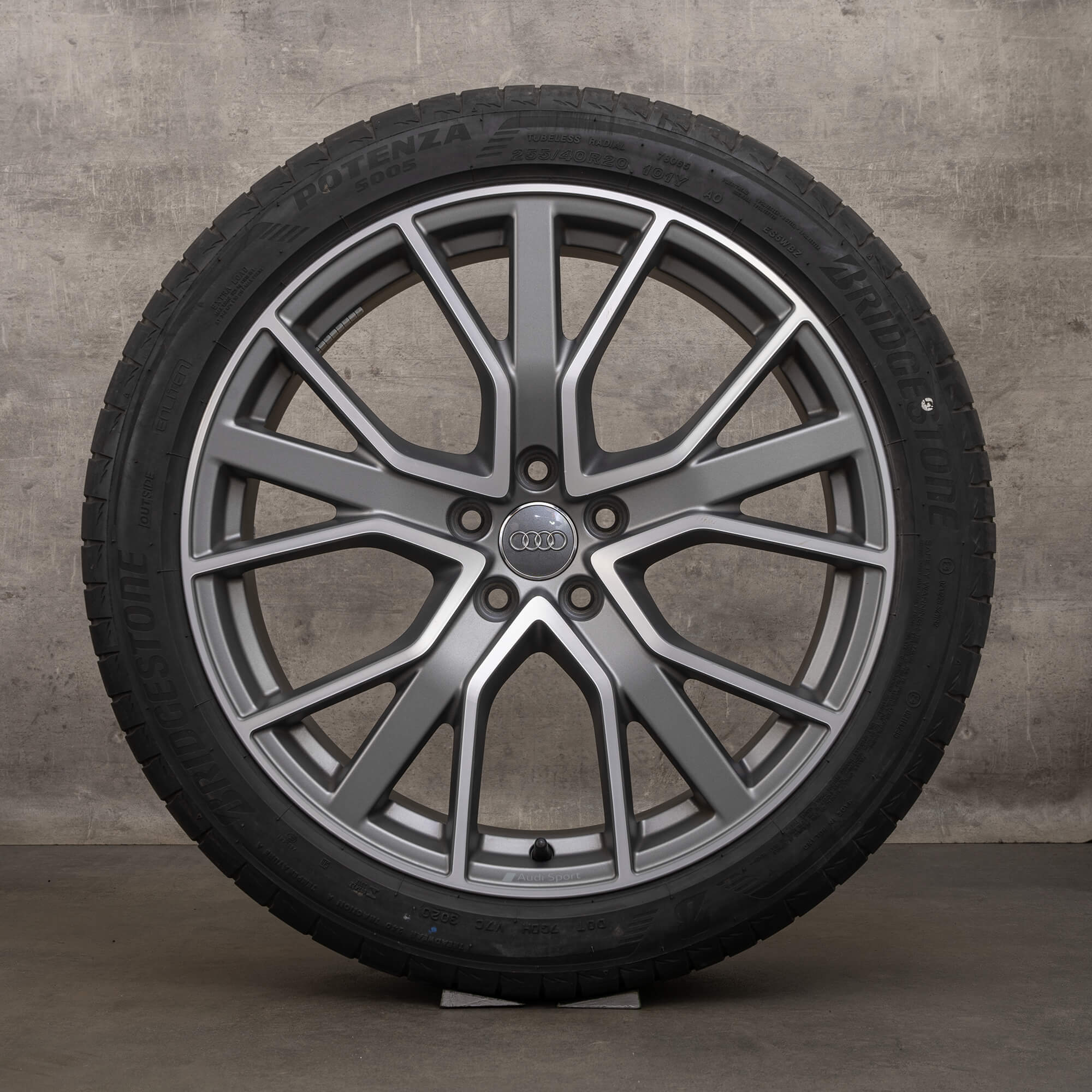 Original Audi Q3 F3 20 Zoll Sommerreifen Felgen 83A601025A titan matt
