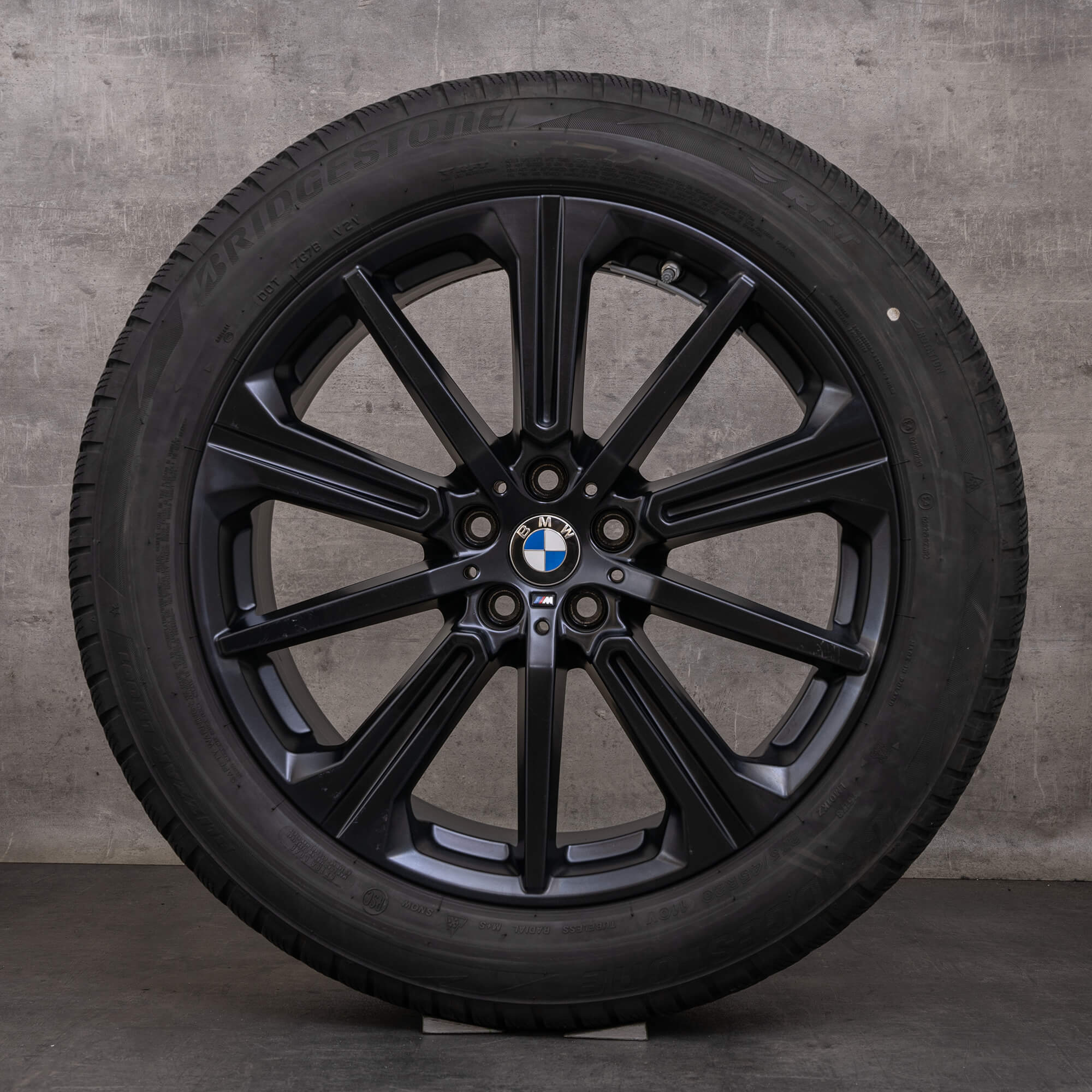 Original BMW X5 X6 jantes e pneus inverno 20 polegadas G05 G06 estilo 748 M 6883765 preto mate