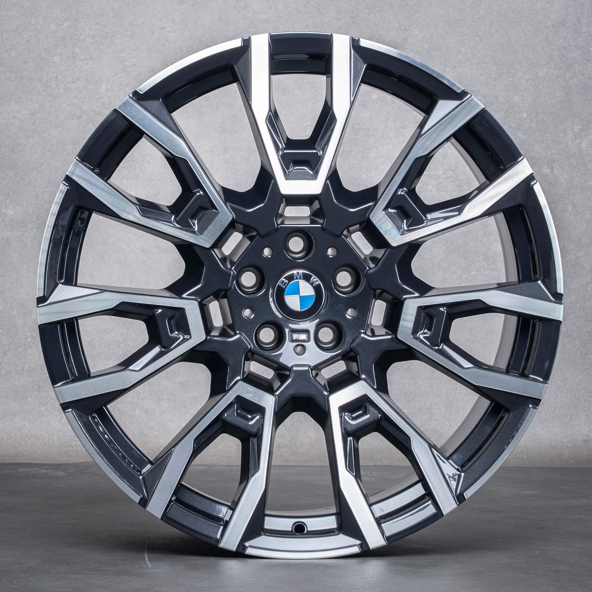 Oryginalne felgi BMW X5 X6 21 cali G05 G06 Styling 915 M 6856023 6856024 midnight grey Polerowane
