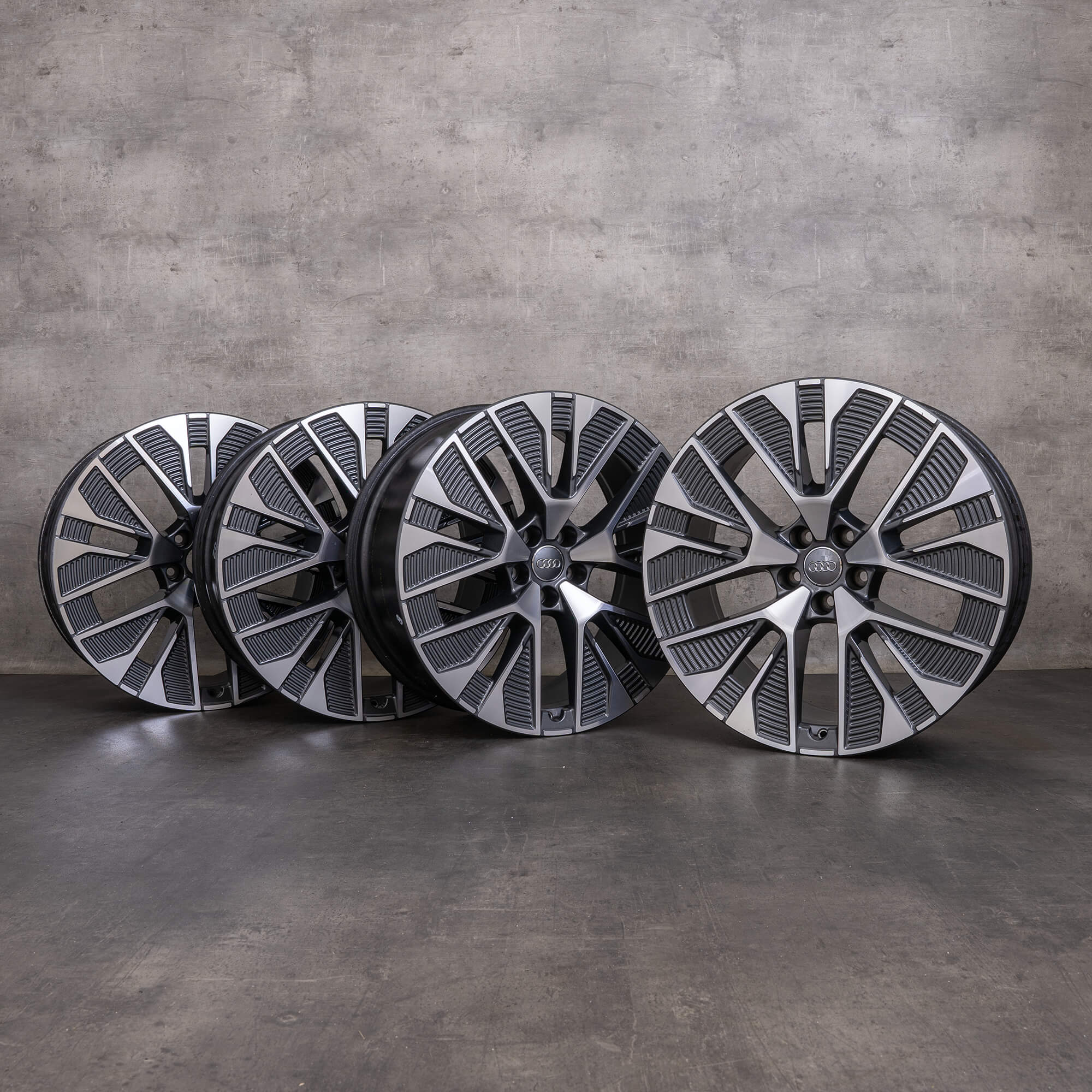Oryginalne felgi Audi Q8 e-tron 21 cali GE Sportback 4KE601025AE polerowane tytanowe