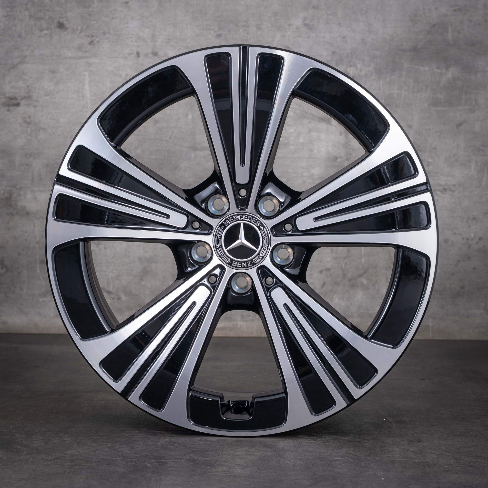 Originale Mercedes-Benz E-Klasse vinterhjul 18 tommer W214 S214 fælge A2144012200 sort diamond cut NYE