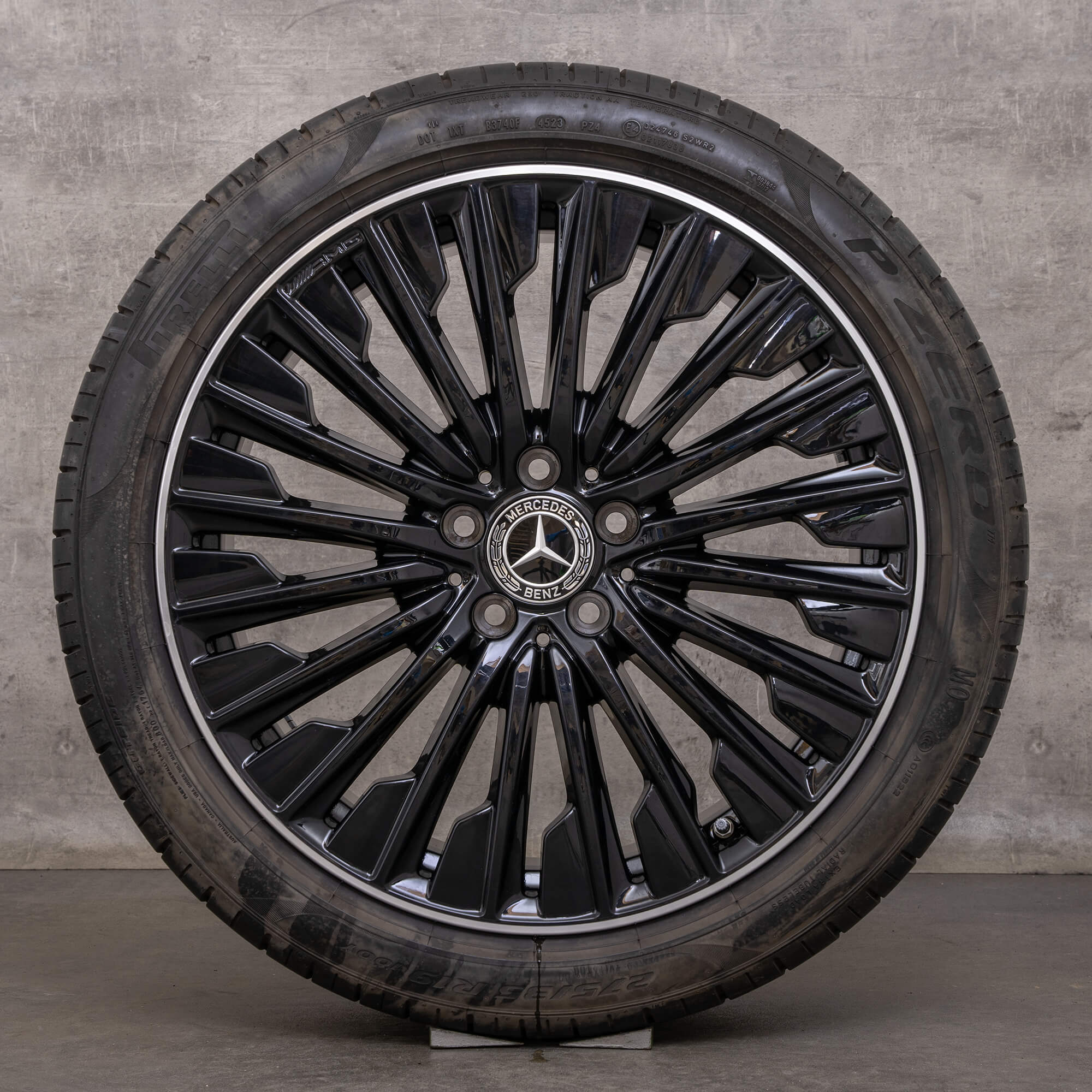 Original Mercedes Benz CLE AMG Felgen 19 Zoll C236 A236 Sommerräder A2364011900 A2364012000 schwarz Rand glanzgedreht