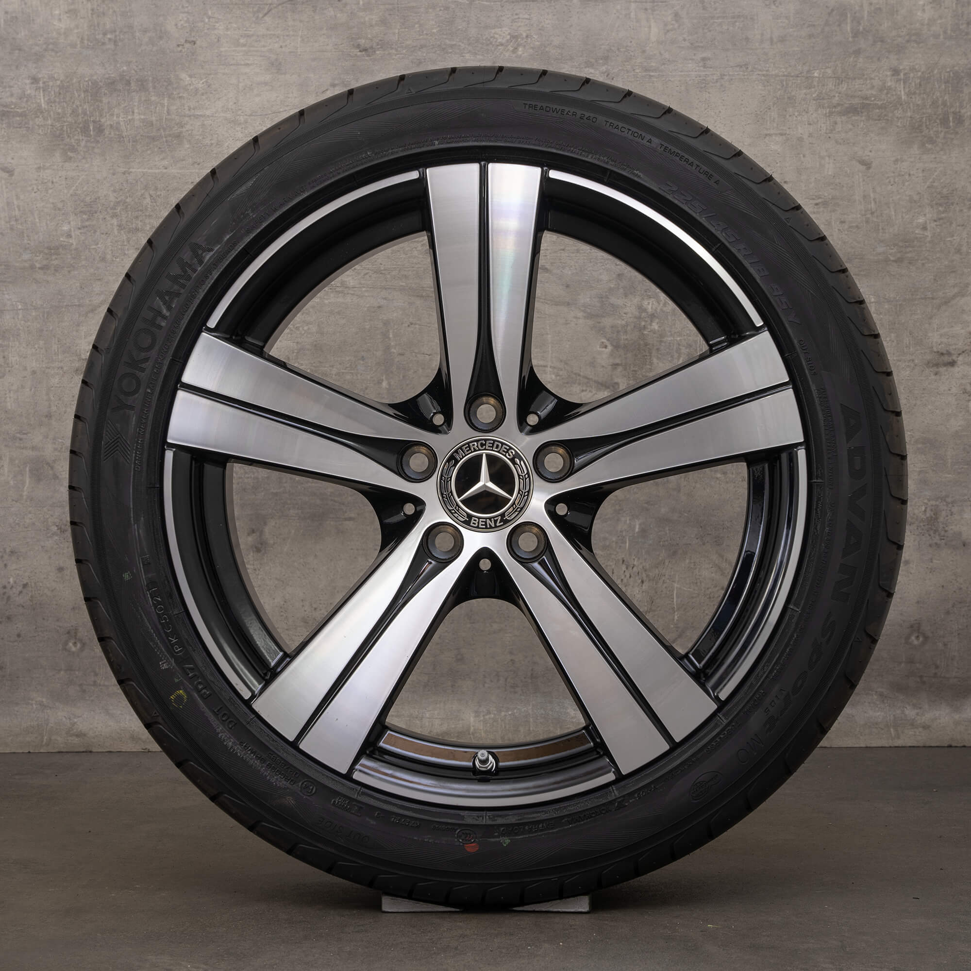 Alkuperäiset Mercedes C-sarjan W206 S206 18 tuuman kesärenkaat A2064014700.