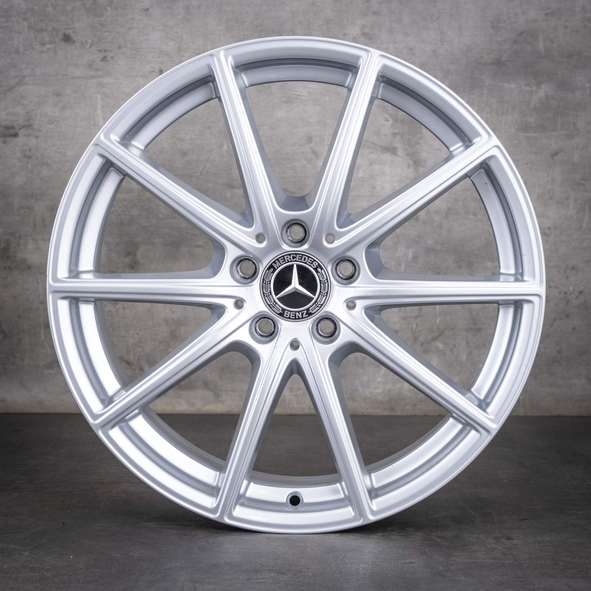 Oryginalne felgi Mercedes Benz CLE 19 cali C236 300E A2364010600 A2364010800 srebrne błyszczące