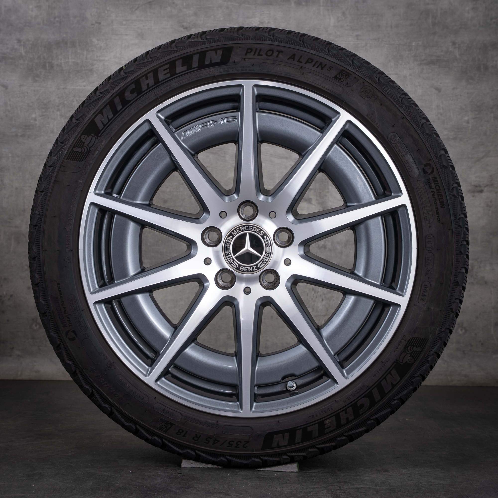 Originale Mercedes-Benz C-Klasse C43 AMG vinterhjul 18 tommer W206 S206 felger A2064012100 himalaya grey frontpolert