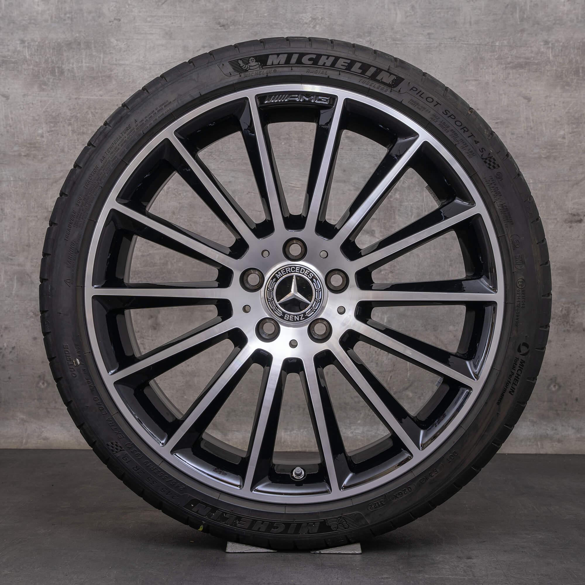 Originele Mercedes Benz CLA AMG velgen 19 inch C118 X118 zomerwielen A1184010300 zwart glanzend gedraaid