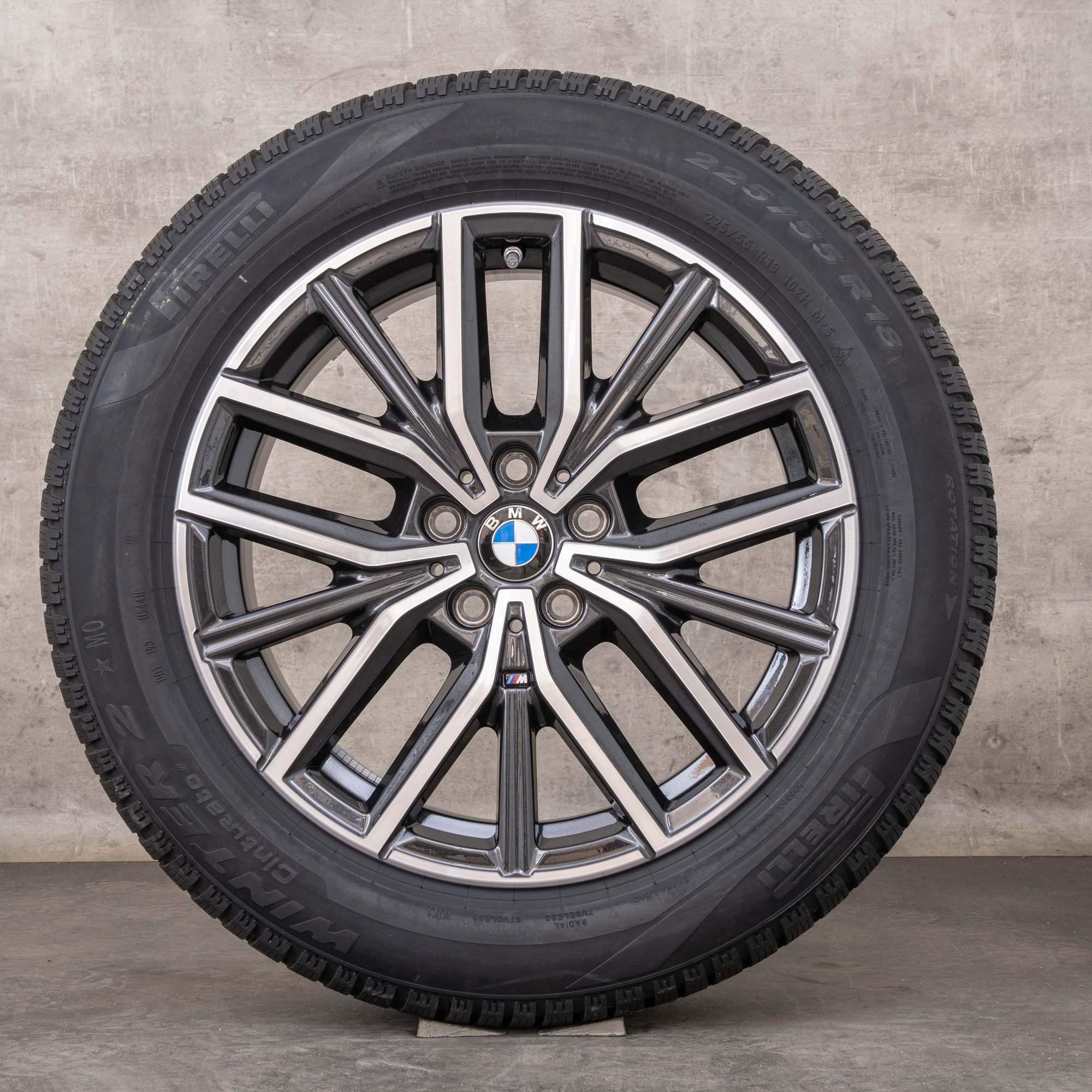 Originale BMW X1 iX1 X2 iX2 vinterdæk med fælge 18 tommer U11 U10 styling 838 M 6891179 midnatsgrå poleret