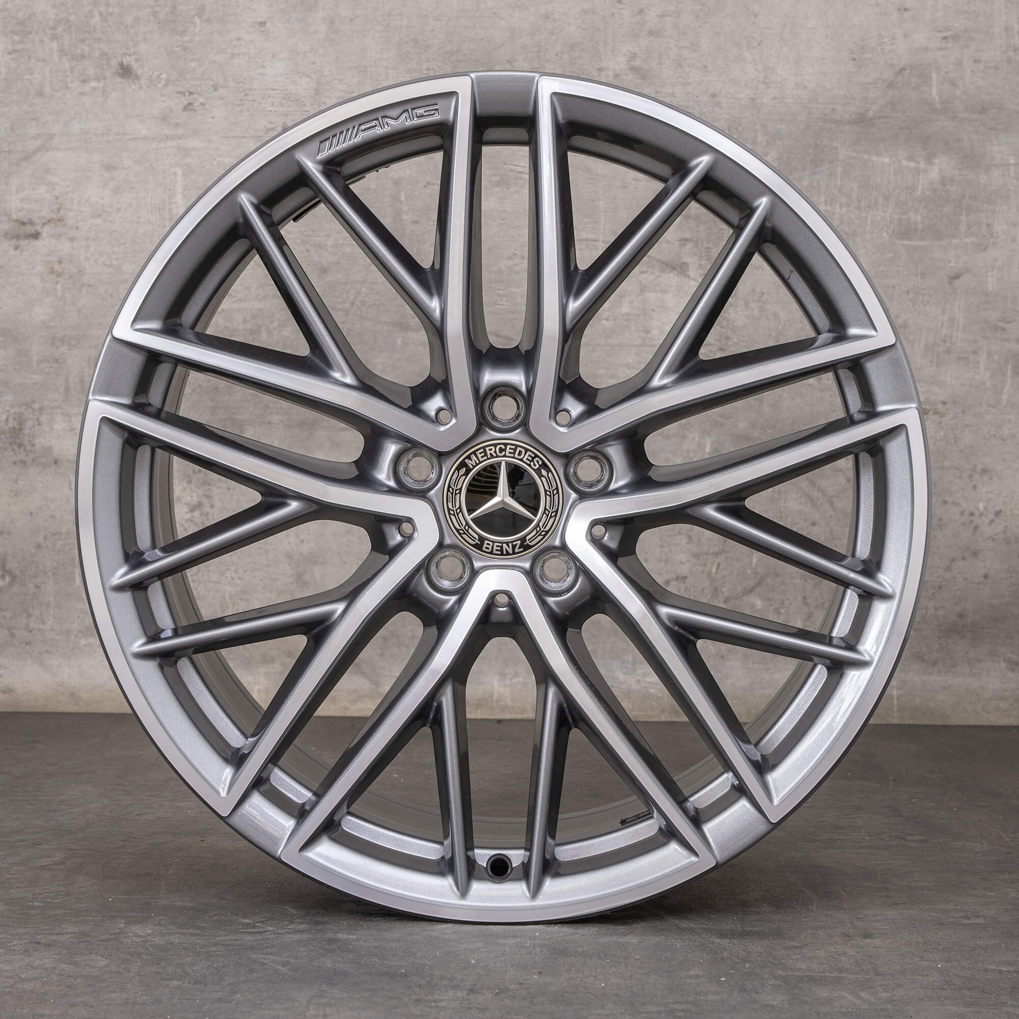 Oryginalne felgi Mercedes Benz Klasa C C43 AMG 19 cali W206 S206 A2064012300 A2064012400 szary himalaya polerowane