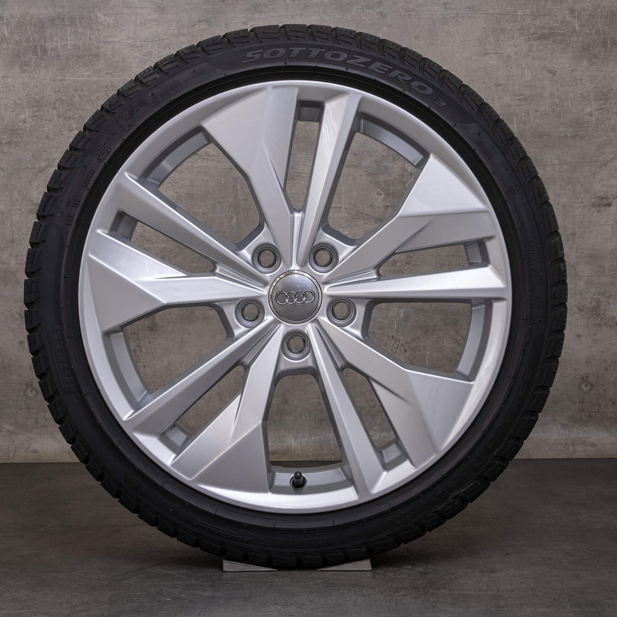 Original Audi A3 Allstreet Winterräder 18 Zoll 8Y Felgen 8Y0601025AC silber