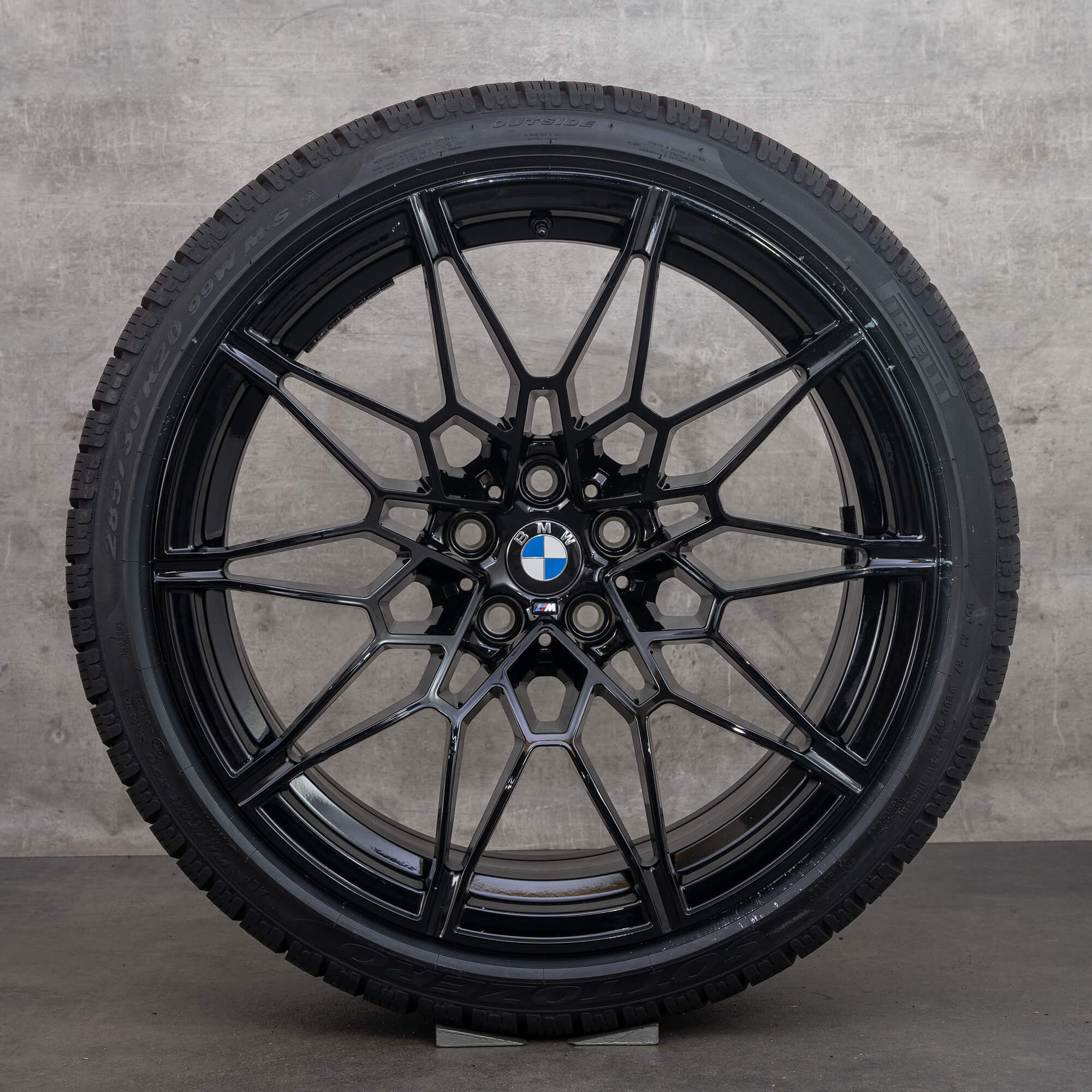 BMW 19 20 inch velgen M3 G80 M4 G82 styling M826 wintervelgen winterbanden
