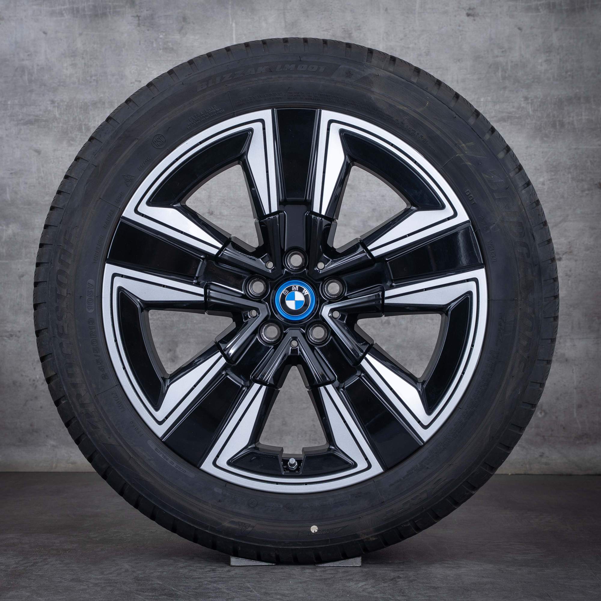 Oryginał BMW iX3 koła zimowe 19 cali G08 felgi stylizacja 842 6895627 czarny srebrny połysk