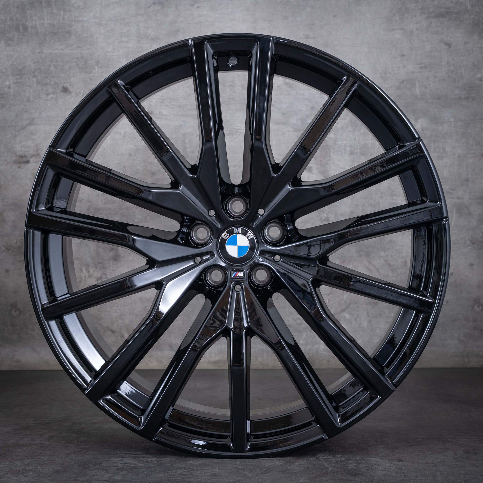 Oryginał BMW X5 X6 Felgi 22 cale G05 G06 742 M 8090013 8090014 czarny błyszczący
