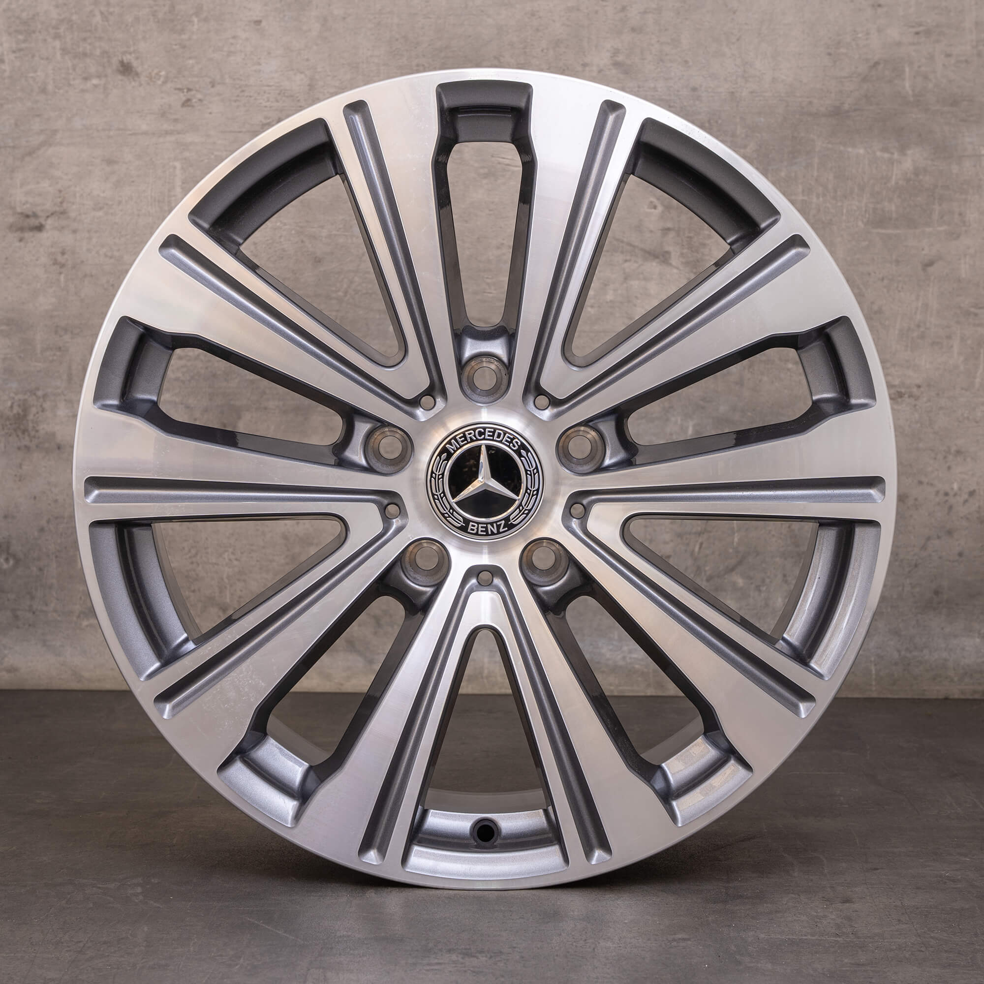 Original Mercedes Benz G-Class ráfky na auto 19 palců W463 A4634011100 himalaya šedé lesklé soustružené NOVÉ