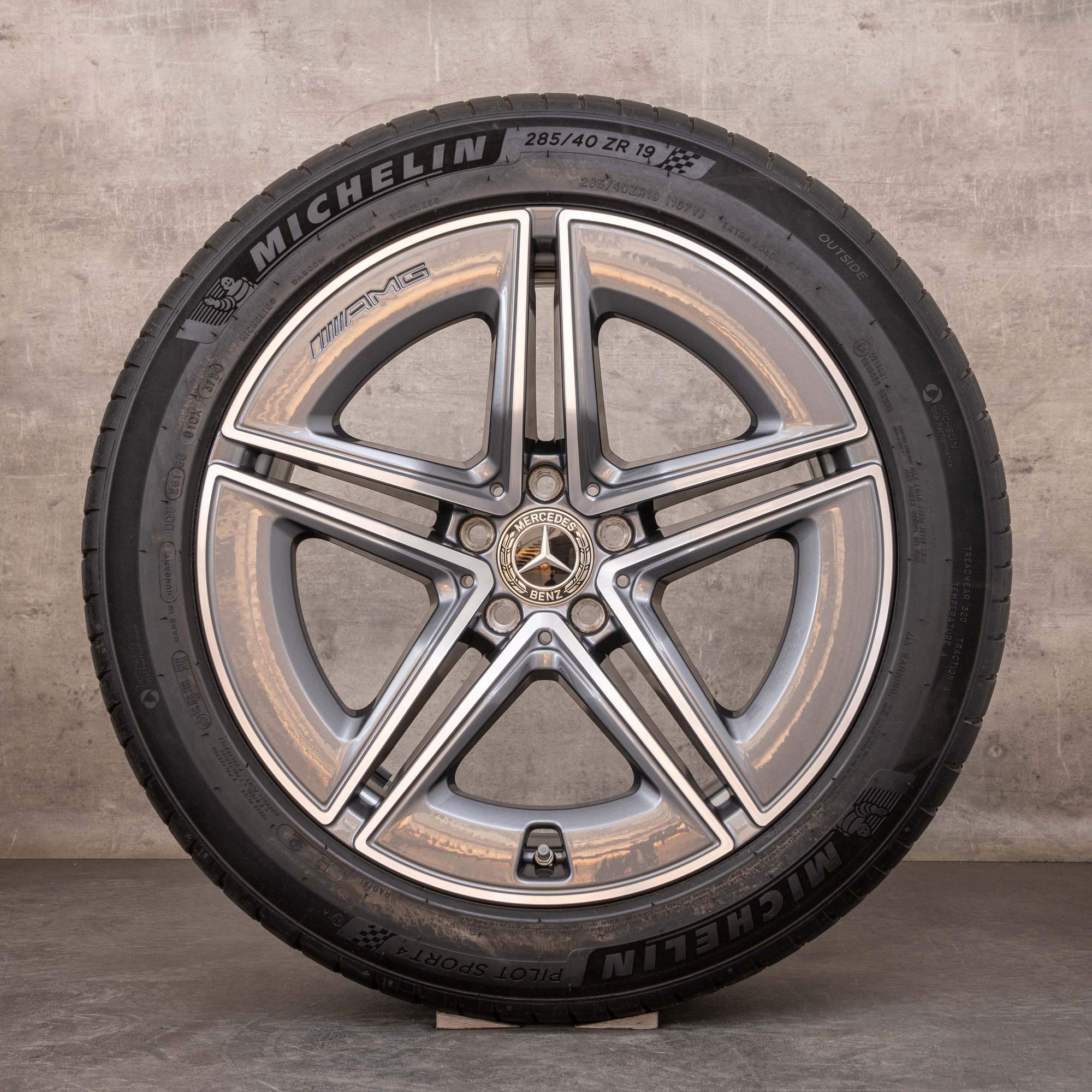 Oryginał Mercedes Benz Klasa E E53 hybrid AMG koła zimowe 19 cali 214 felgi A2144010900 A2144011000 himalaya szary Polerowane