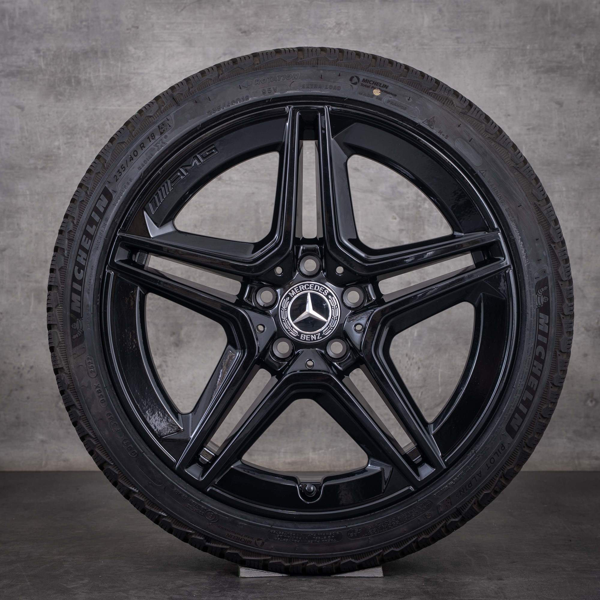 Original Mercedes Benz CLA 35 AMG Winterräder 18 Zoll C118 X118 Felgen A1184010200 schwarz glanz
