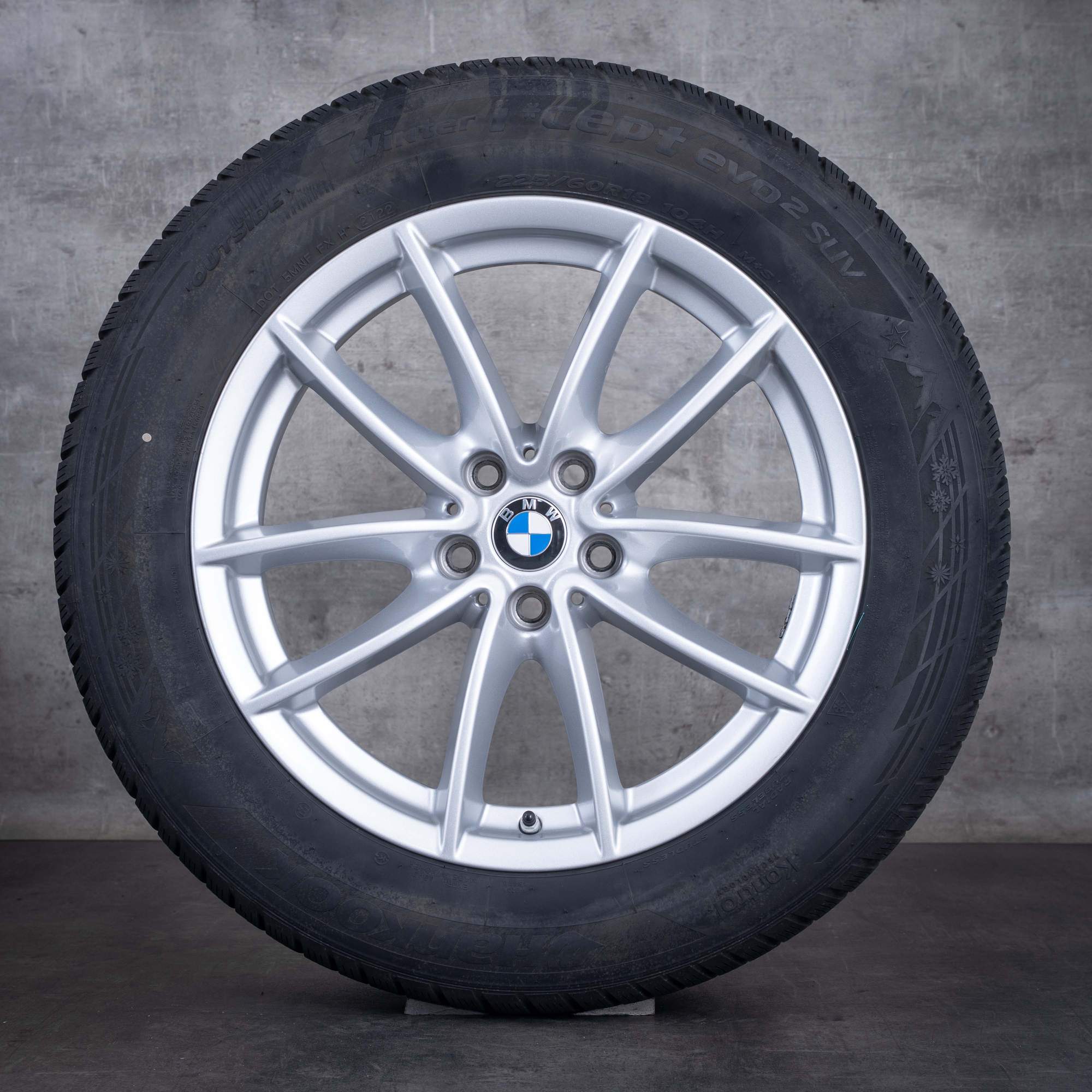 Pneus de inverno originais BMW X3 X4 de 18 polegadas G01 G02, modelo Styling 617 6880047, prateado brilhante