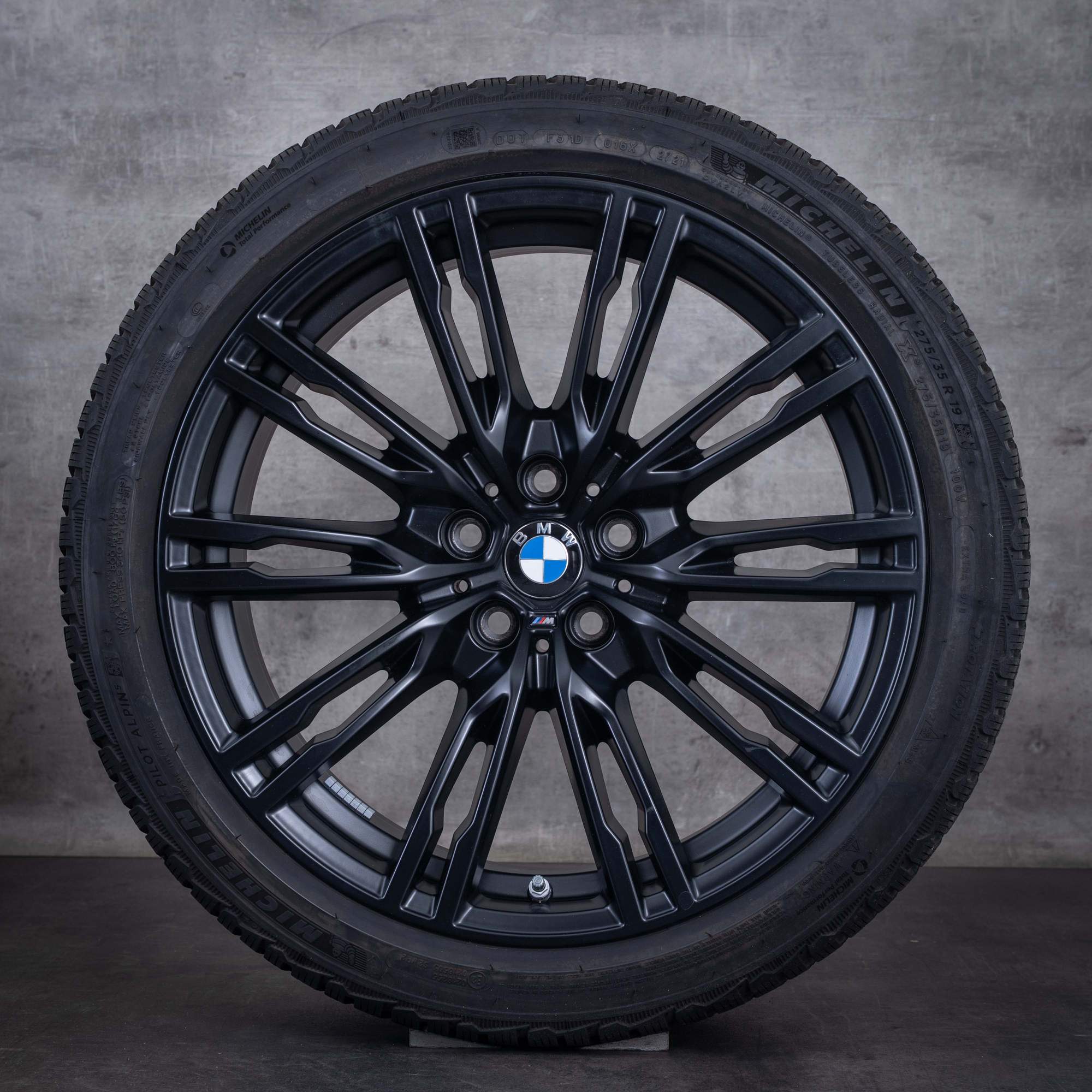 Roues hiver d'origine BMW M2 M3 M4 19 pouces G87 G80 G82 G83 style 829 M références 8093844 8093845 noir jais mat - roue 4 sur 4