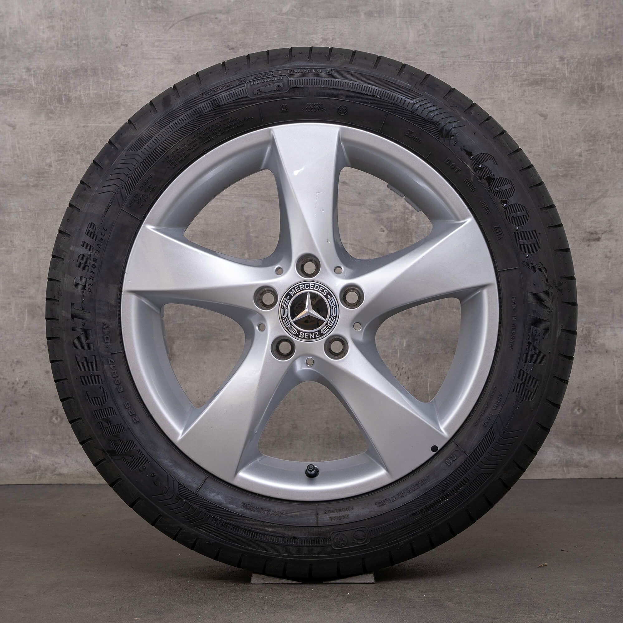 Originální letni alu kola Mercedes Benz třídy V 17 palců W447 Vito Viano A4474012200 stříbrná