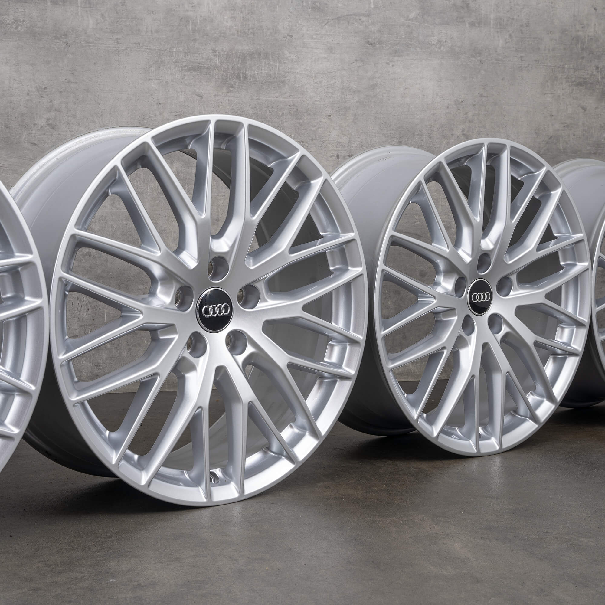 Audi Q2 SQ2 GA jantes 19 pouces 81A601025AB argent design à rayons en Y