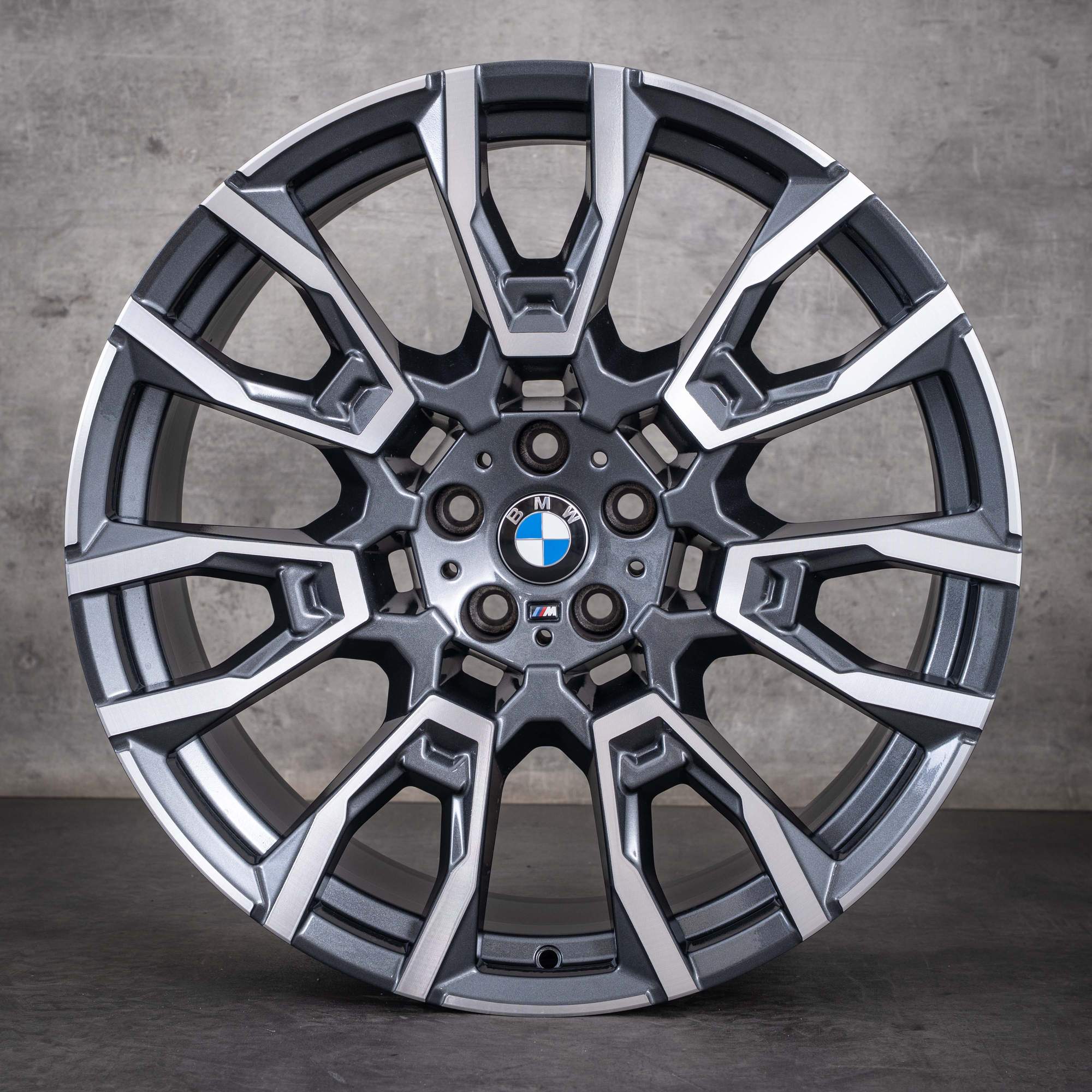 Oryginalne felgi BMW X5 X6 21 cali G05 G06 Styling 915 M 6856023 6856024 w kolorze orbit grey glanzgedreht