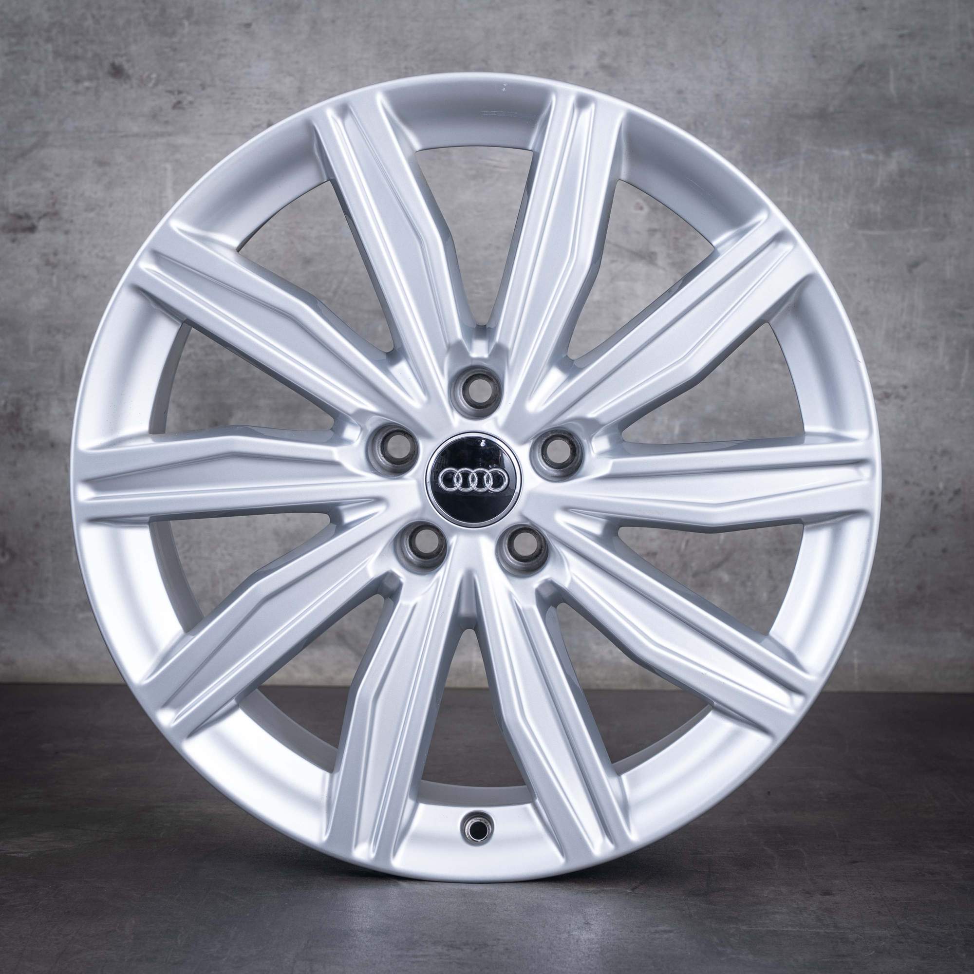Cerchi originali Audi A6 S6 da 19 pollici 4K C8 4K0601025M argento lucido