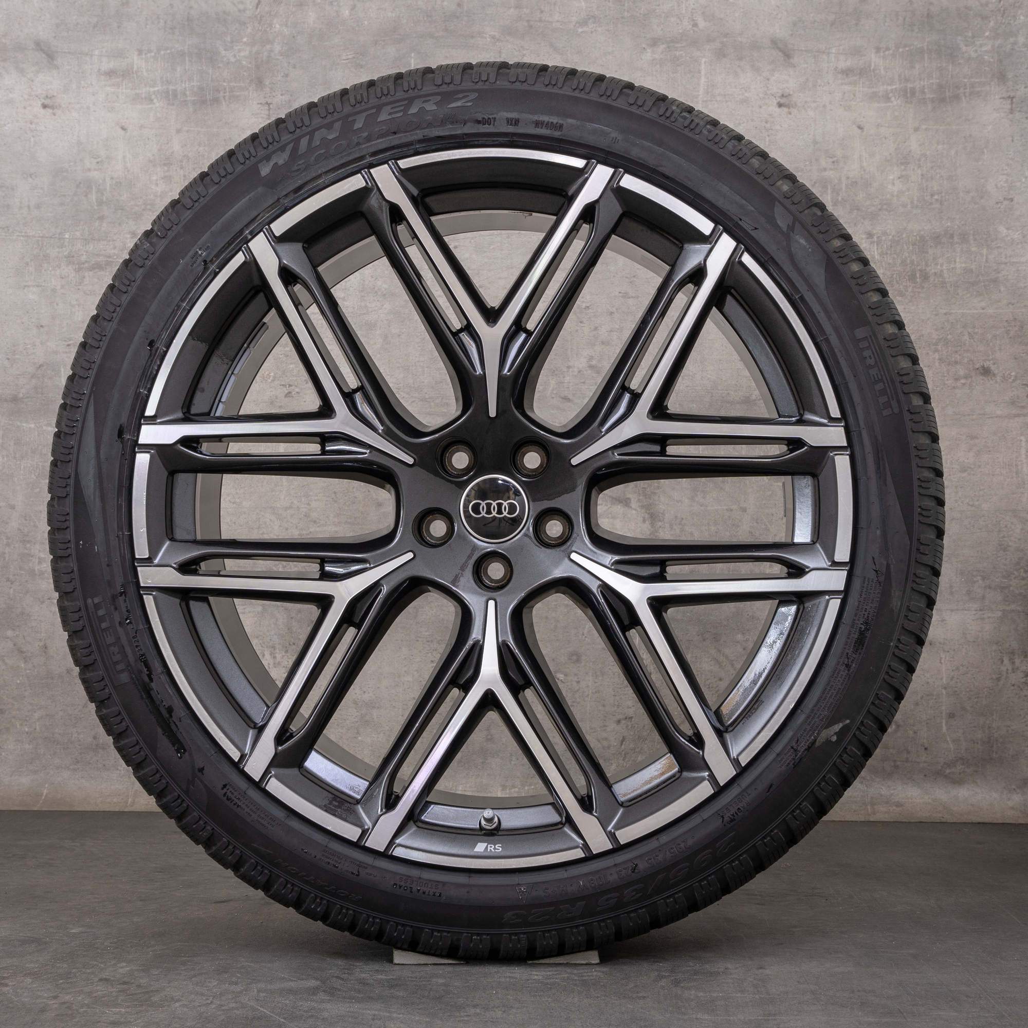 Oryginalne felgi Audi RS Q8 23 cale 4M8 koła letnie 4M8601025BJ granit polerowany