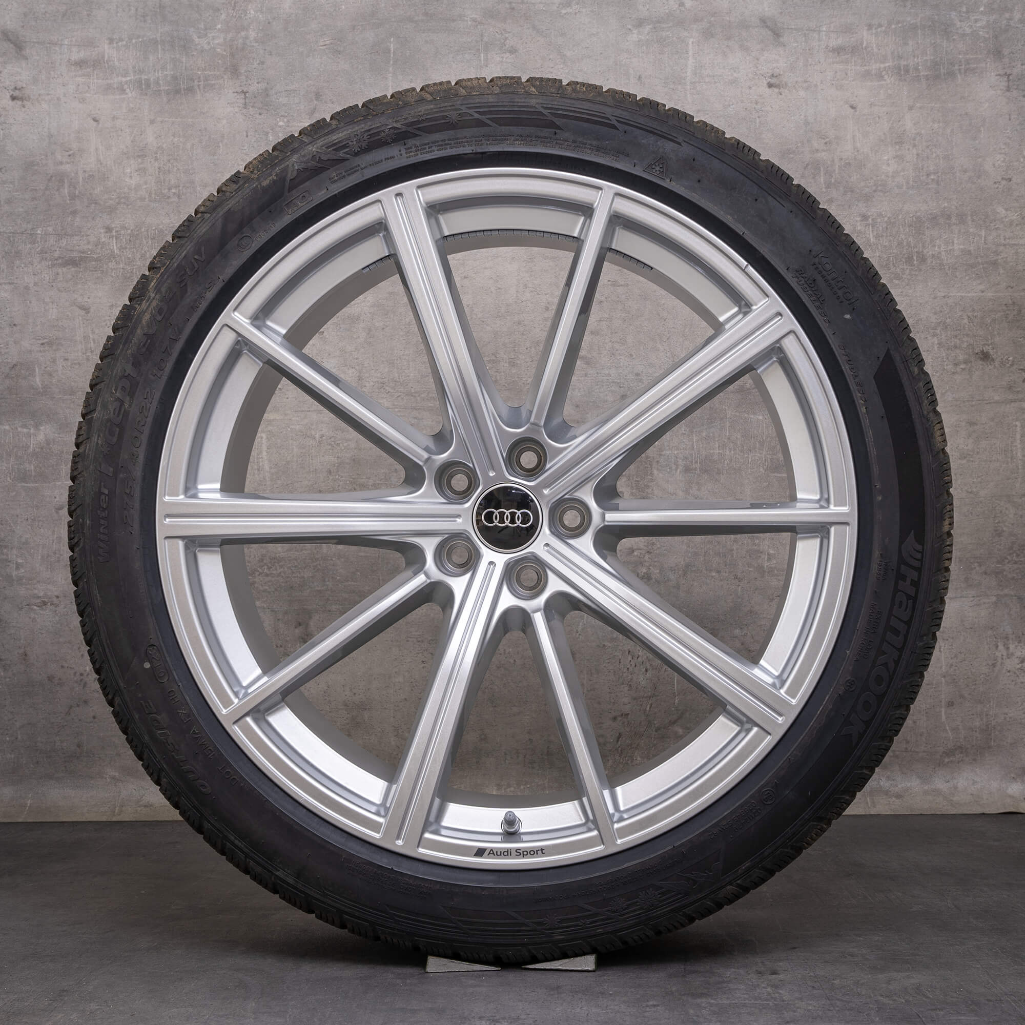 OEM Audi RS Q8 winter wheels 22 inch 4M8 rims 4M8601025DB silver