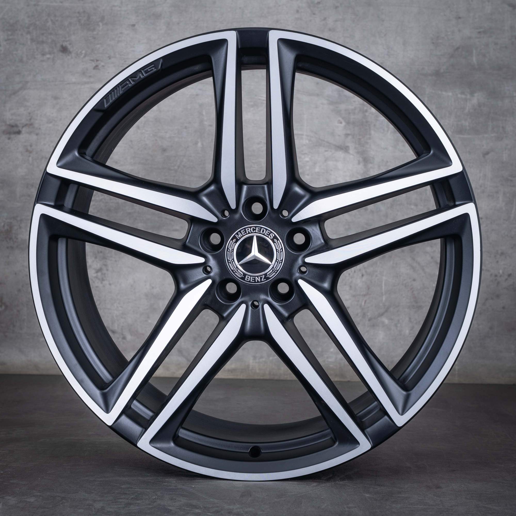 Alkuperäiset Mercedes Benz E-sarjan E63 & S AMG talvirenkaat 20 tuuman W213 S213 vanteet A2134012800 A2134012900 mustat mattakiillotetut