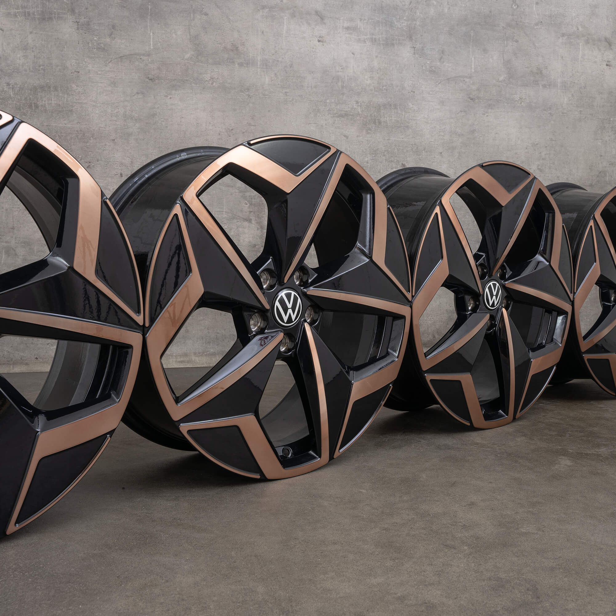 VW ID.3 E1 19 inch rims Andoya black copper polished 10A601025J