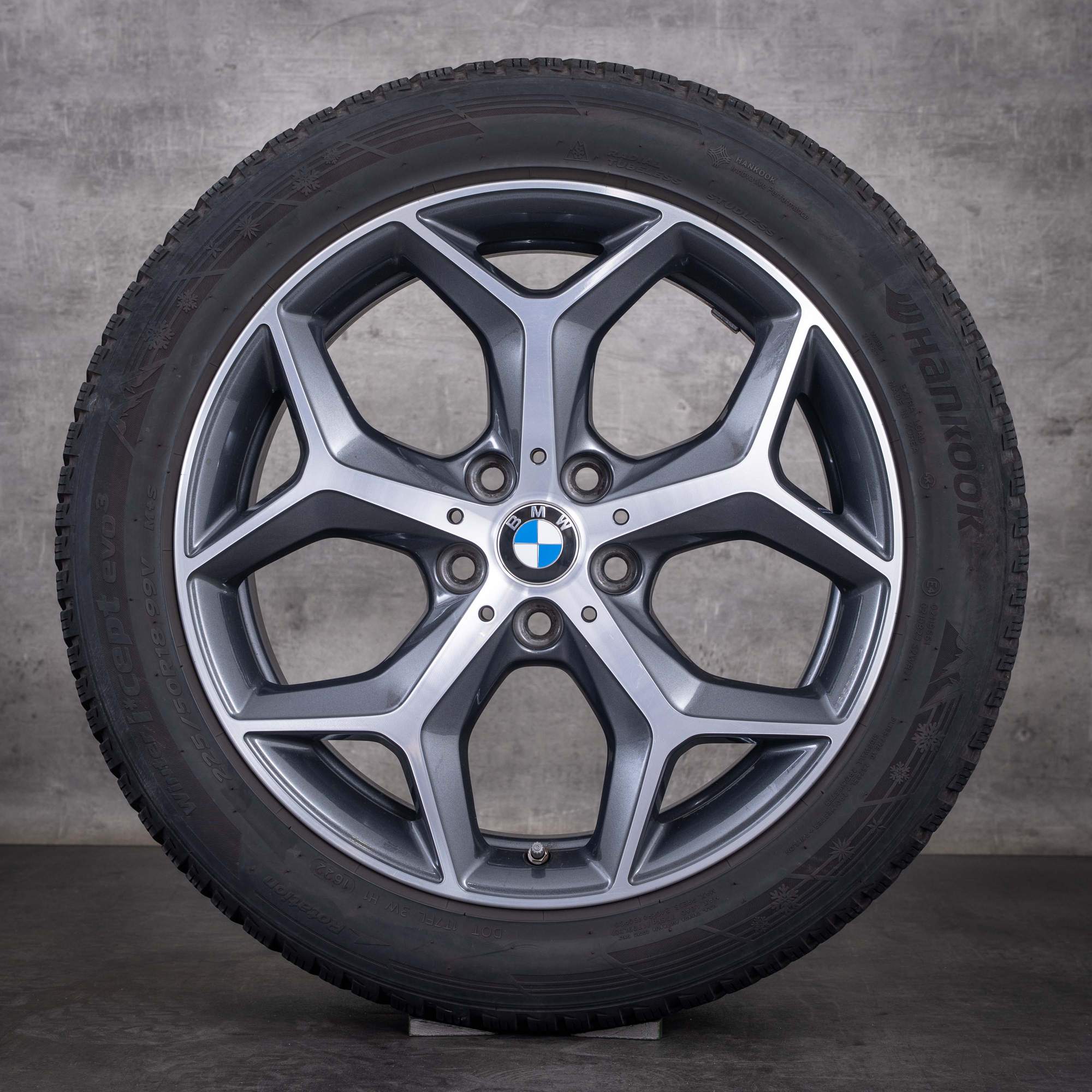 Alkuperäiset BMW X1 X2 -talvirenkaat 18 tuumaa F48 F39 -vanteet Styling 569 6856070 orbit grey diamond cut