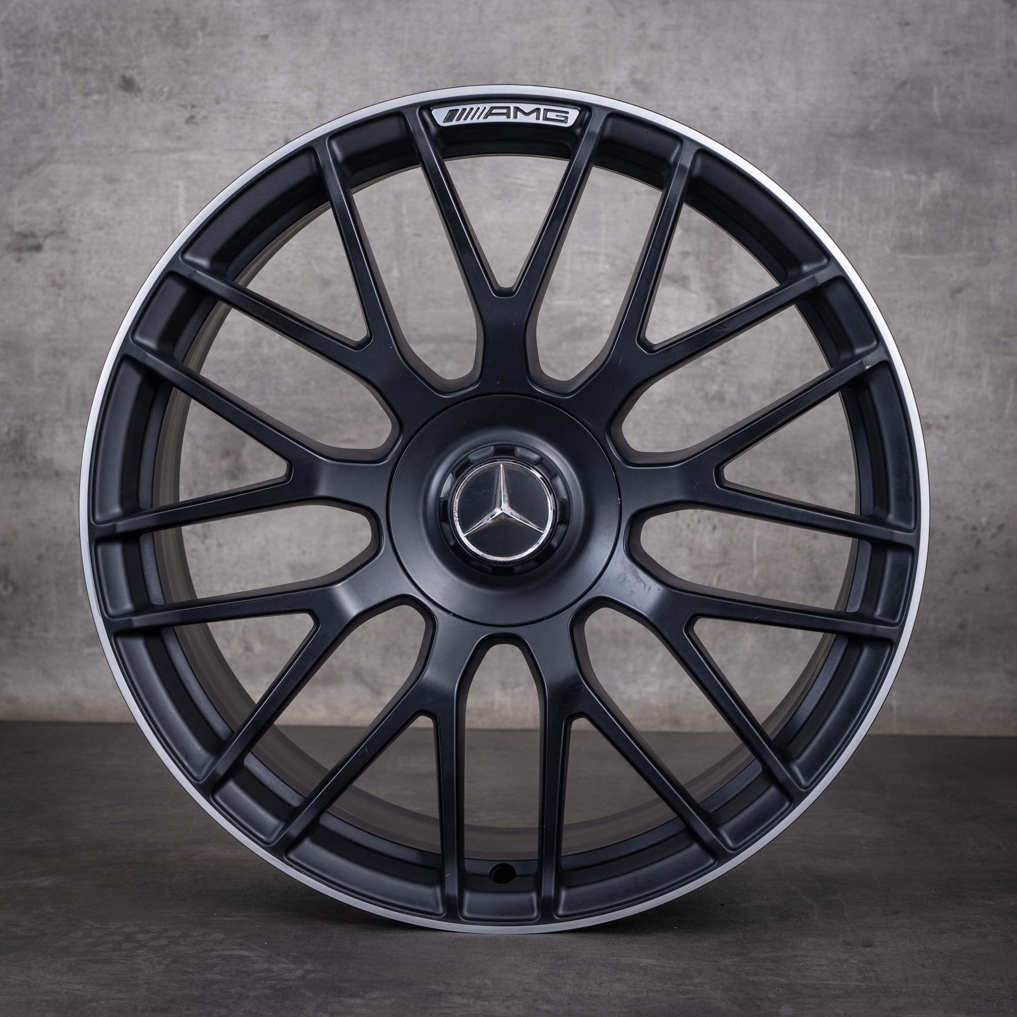 Alkuperäiset Mercedes-Benz C-sarjan C63 S AMG -vanteet 19 tuumaa W205 S205 A2054011700 A2054011800 mattamusta diamond cut