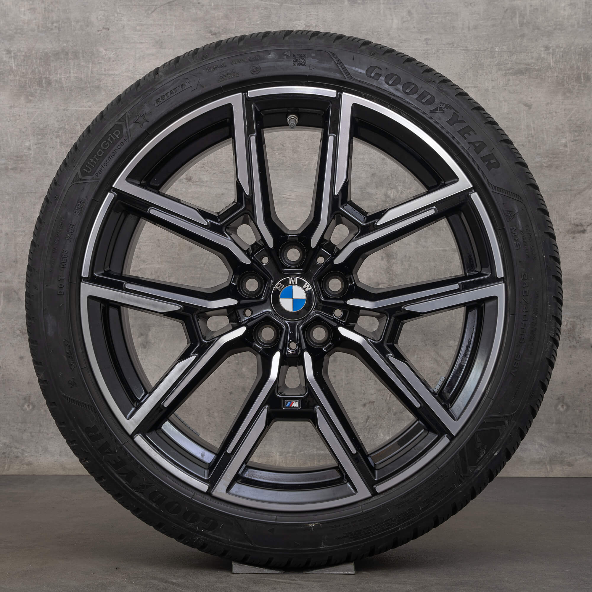 BMW  i4 & 4er Gran Coupé G26 Winterkompletträder Winterreifen 19 Zoll 859M