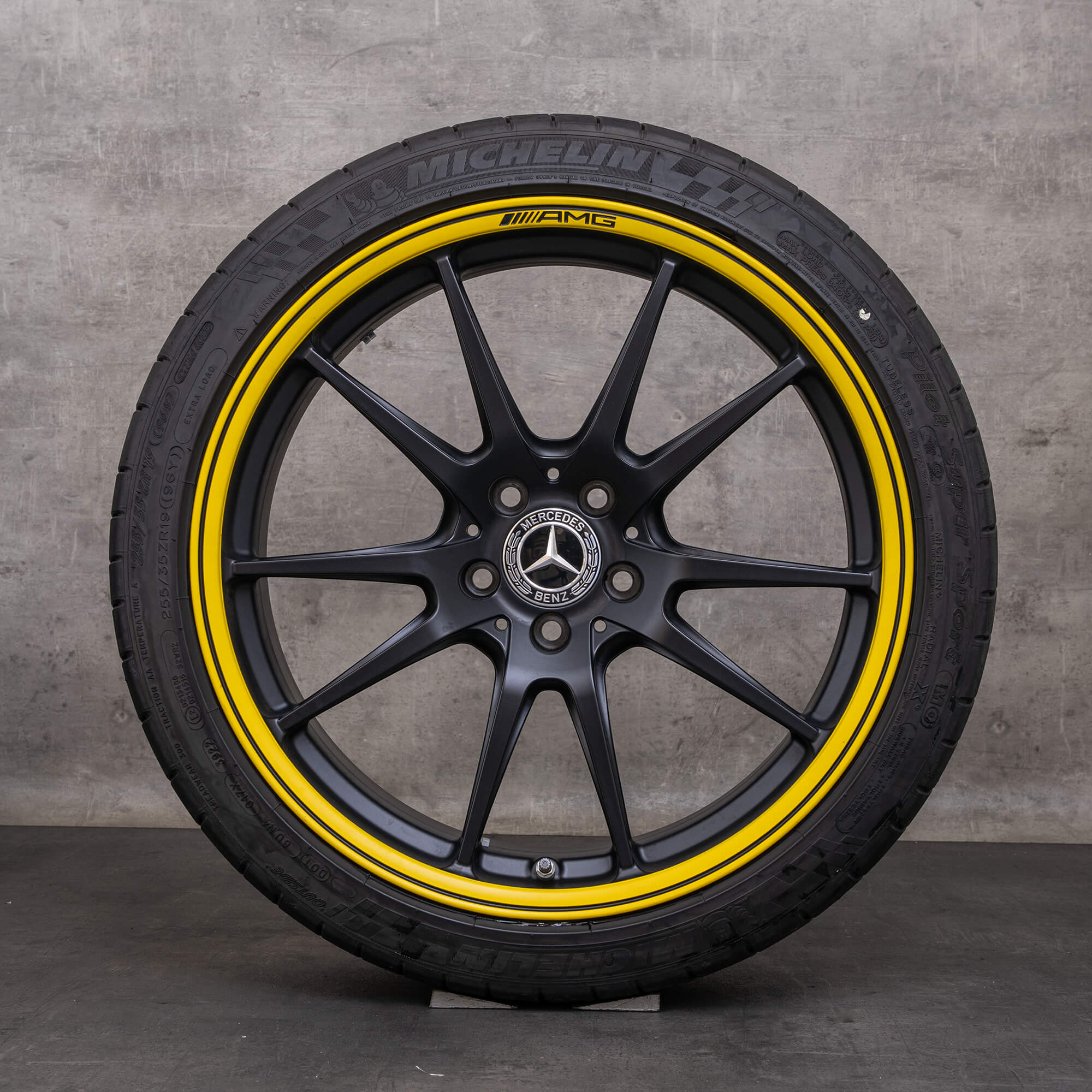 Alkuperäiset Mercedes Benz C-sarja C63 & S AMG vanteet 19 20 tuuman C205 A205 kesäpyörät A2054017400 A2054017500 musta matta reuna keltainen