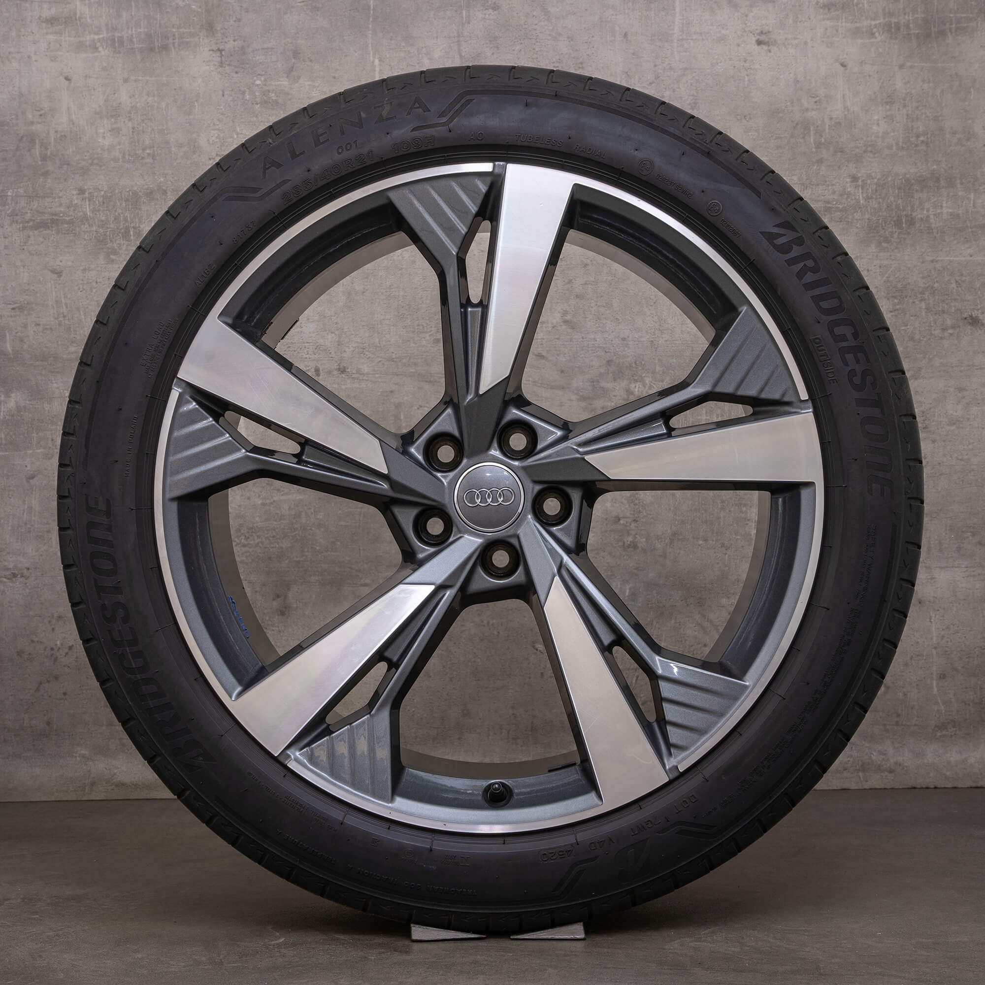 Originale Audi SQ8 e-tron fælge 21 tommer GE sommerhjul 4KE601025H antracit blank drejet