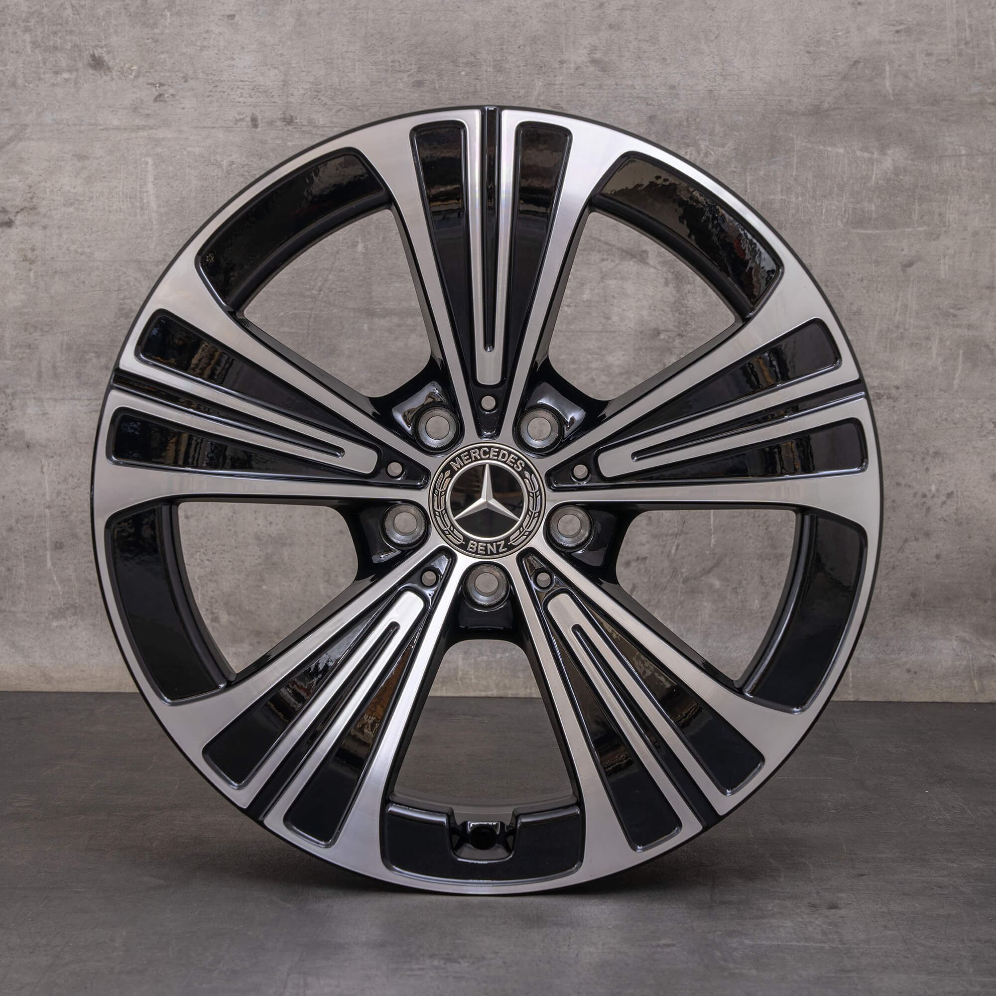 Original Mercedes Benz E-Klasse Felgen 18 Zoll W214 S214 A2144012200 schwarz glanzgedreht