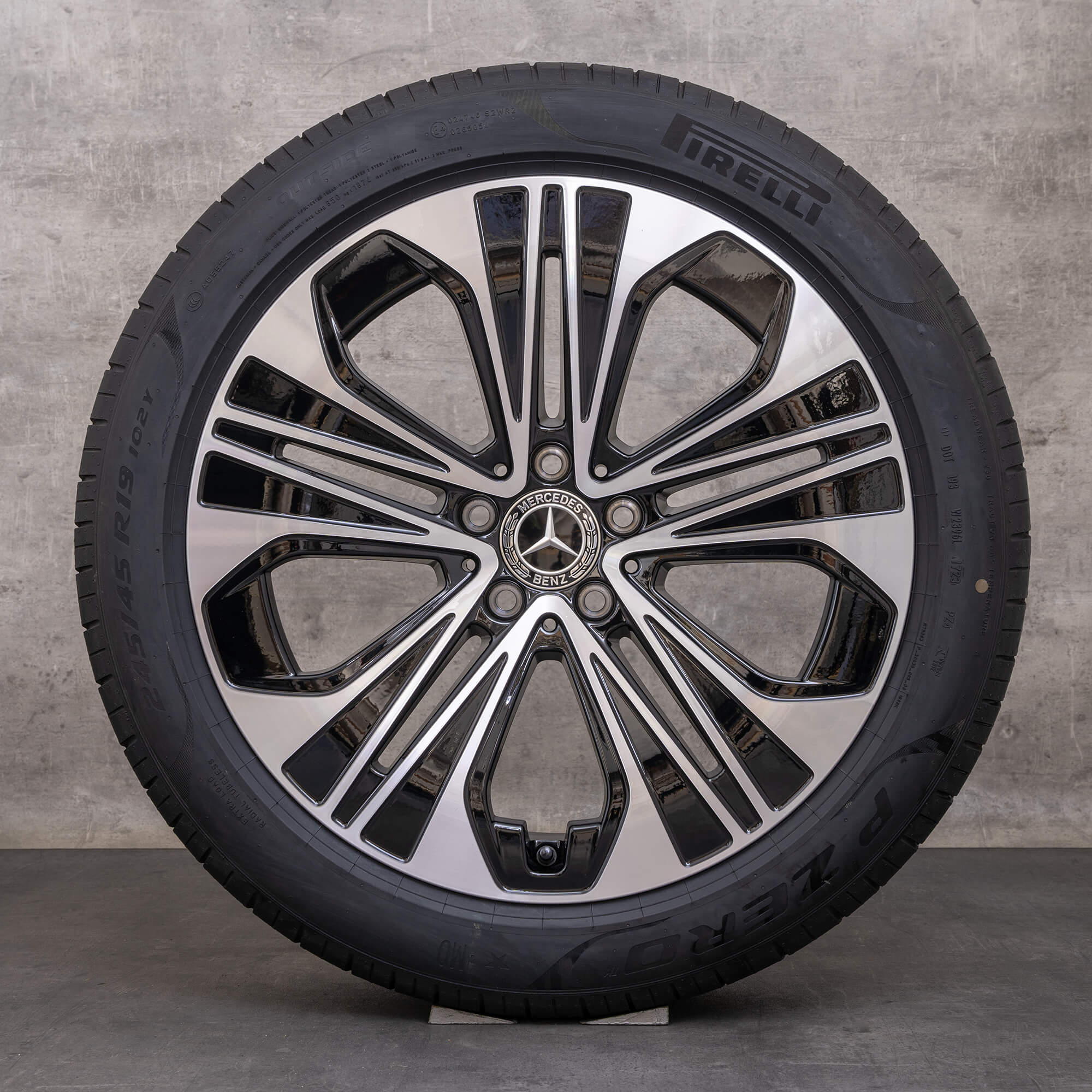 Oryginalne felgi do Mercedesa Benz Klasy E 19 cali W214 S214 opony letnie A2144012300 A2144012400 czarne w stylu diamond cut NOWE
