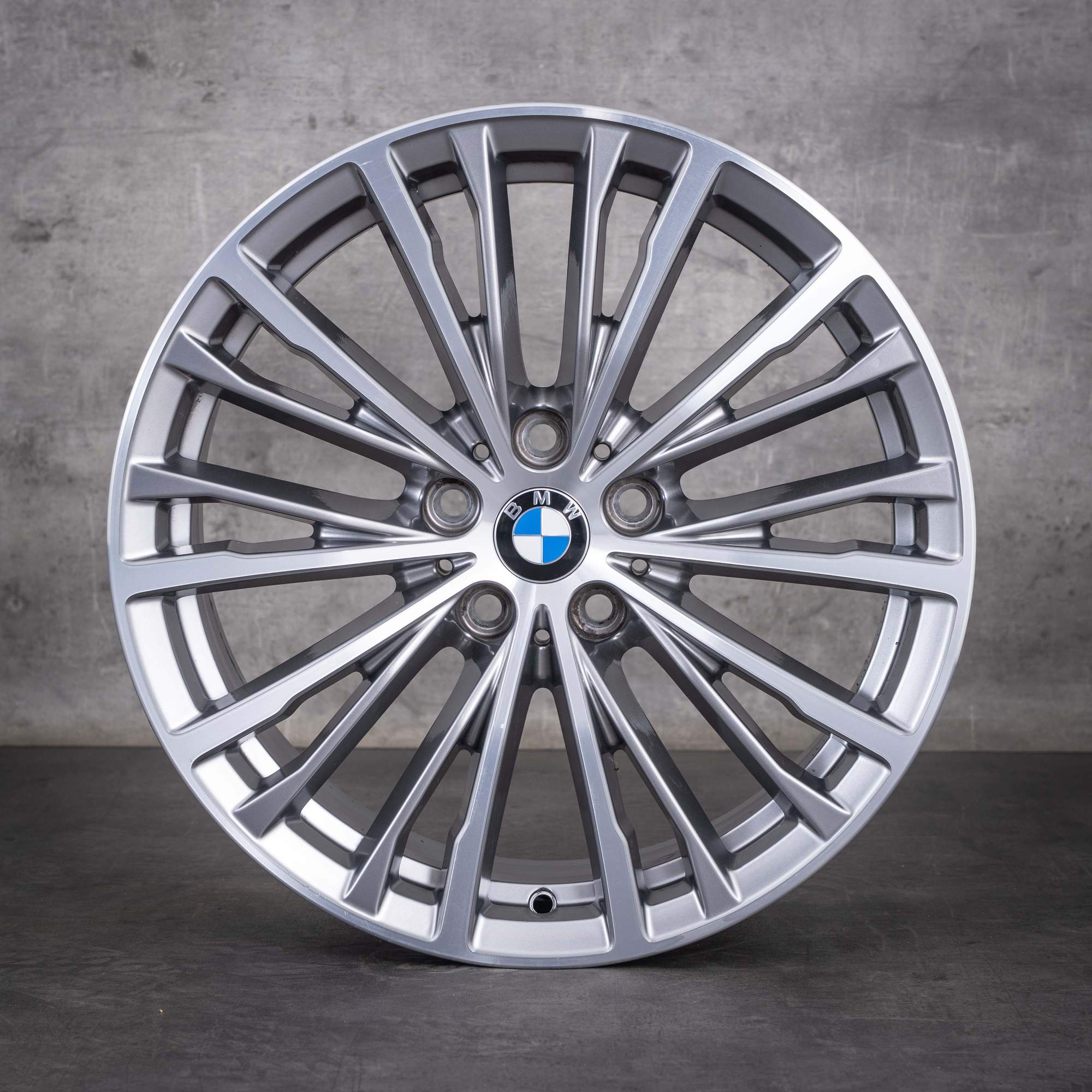 Original BMW 2er 3er 4er Felgen 18 Zoll G42 Coupe G20 G21 G22 G23 Styling 781 6883523 6897085 ferric grey front glanzgedreht