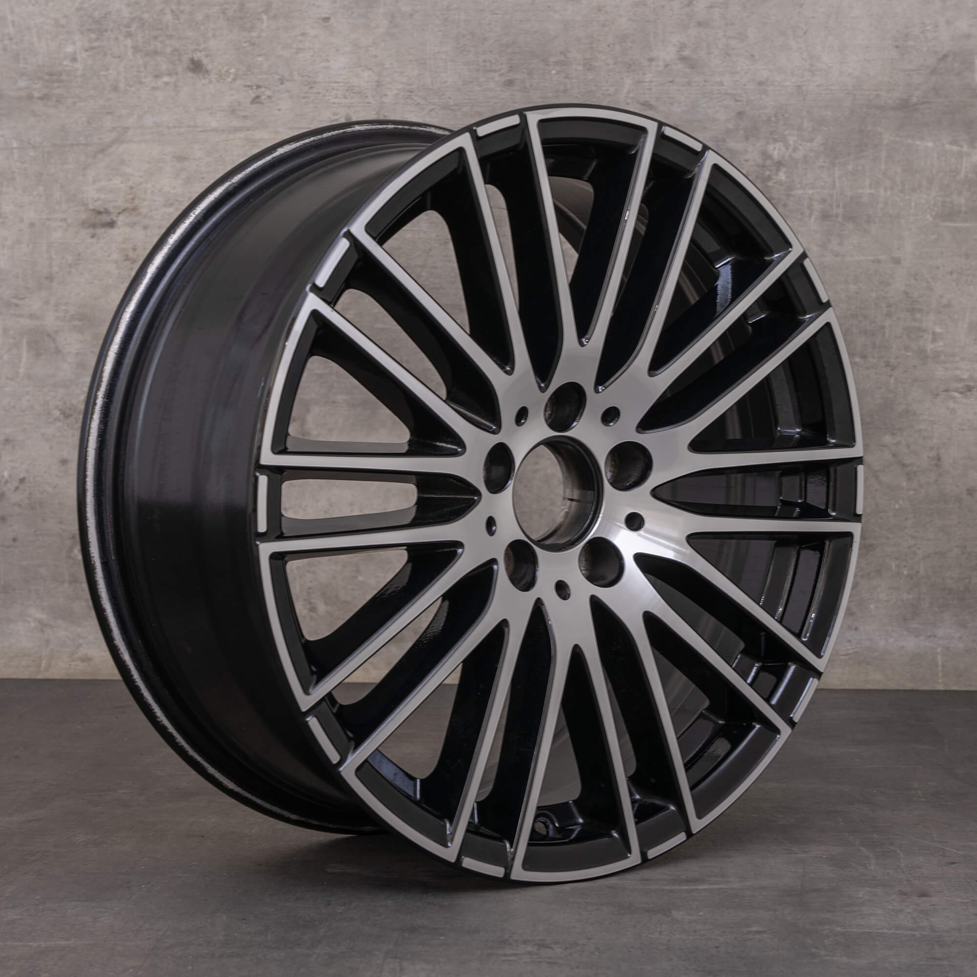Originální ráfek Mercedes Benz třídy C 18 palců W206 S206 A2064014900 černé leštěné