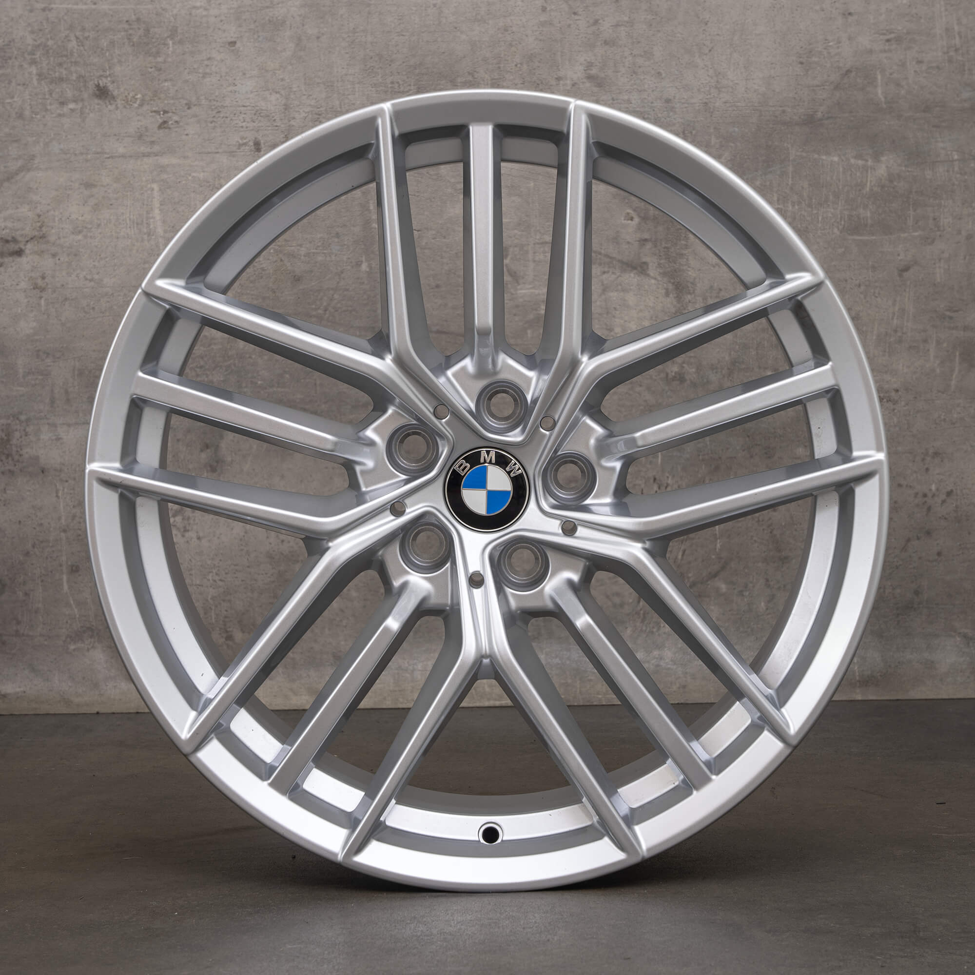 Oryginalne felgi BMW serii 5 i5 19 cali G60 G61 Styling 933 5A324D6 srebrne NOWOŚĆ