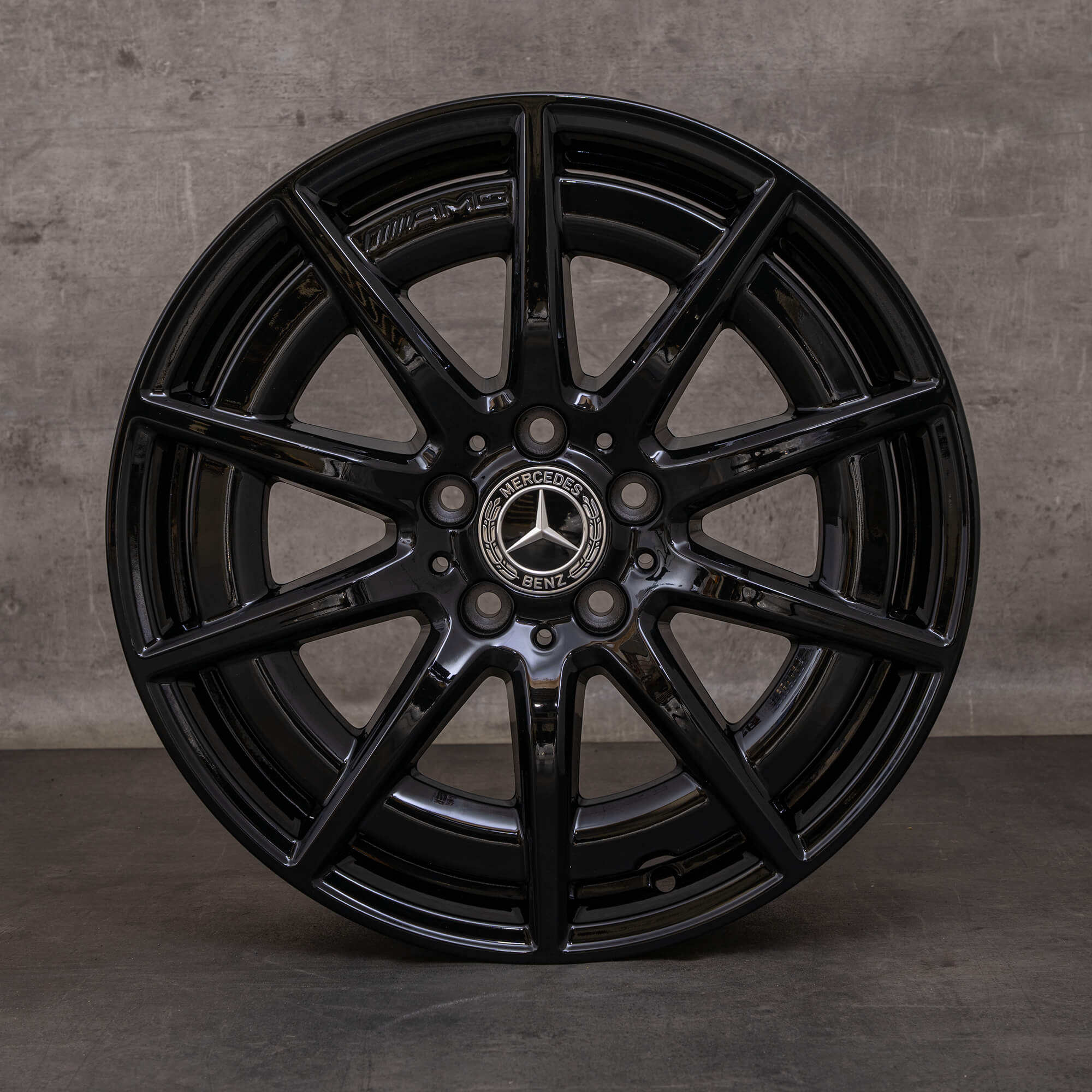 Alkuperäiset Mercedes Benz C-sarjan C43 AMG talvirenkaat 18 tuuman W206 S206 vanteet A2064012100 musta kiiltävästi