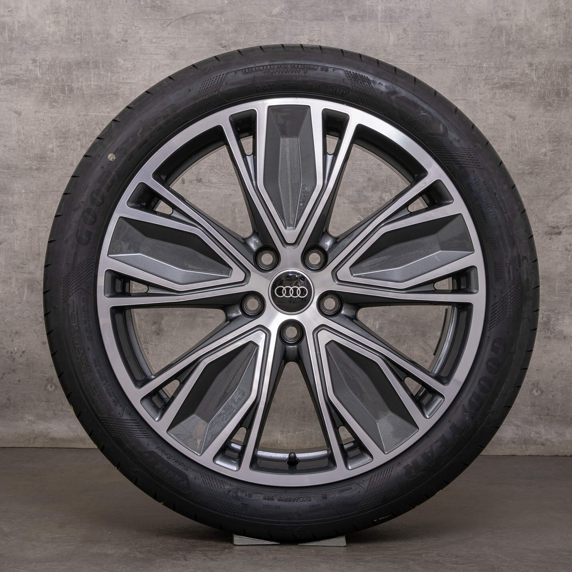 Original Audi A5 S5 Felgen 19 Zoll B10 8B3601025AT Sommerräder anthrazit glanzgedreht