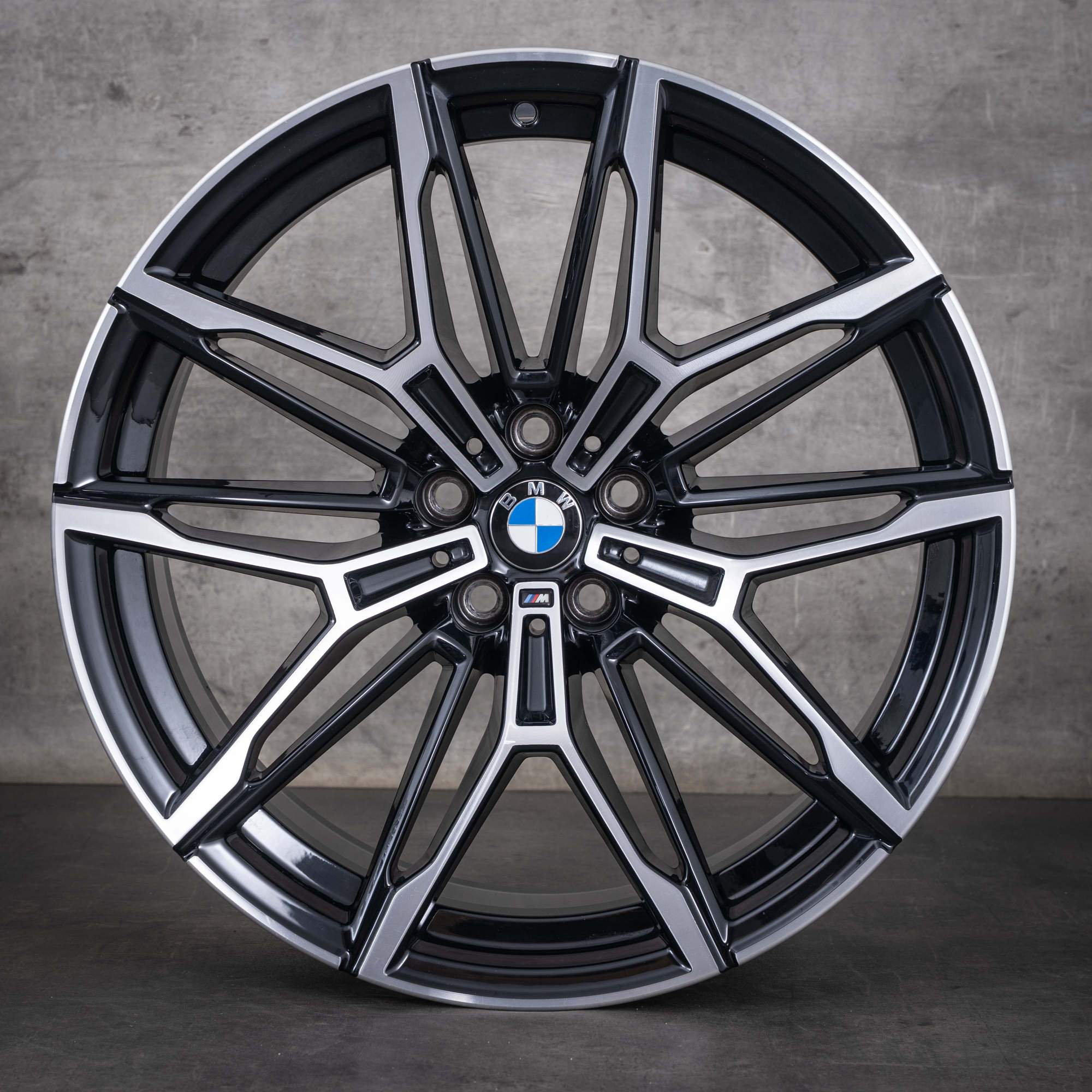 Jantes oem BMW M2 M3 M4 19 et 20 pouces G87 G80 G81 G82 G83, style 930 M, références 7882869 7882870, finition noire polie