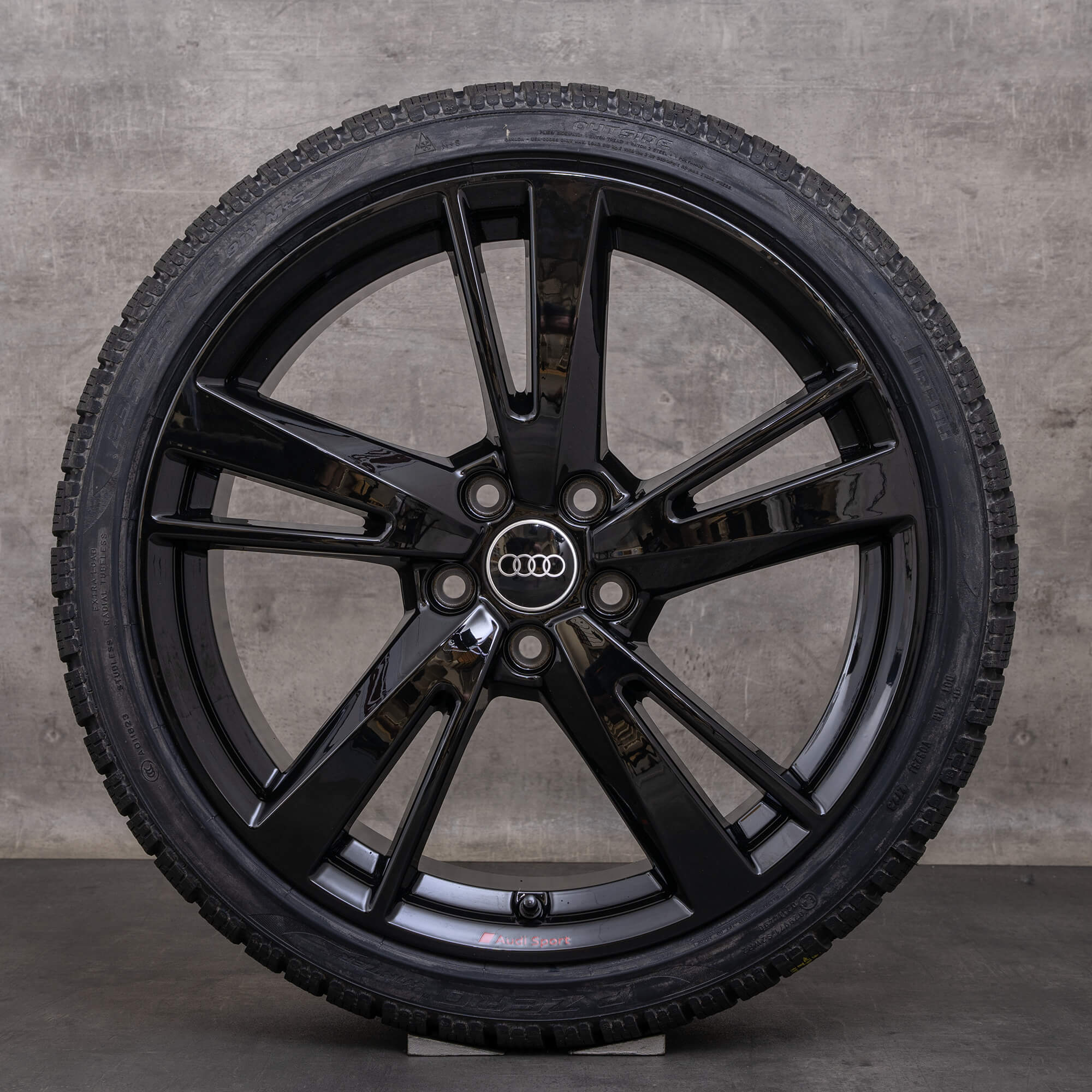 Originální zimní pneu s disky Audi A3 S3 RS3 19palcové ráfky na auto 8V Blade 8V0601025FK černé lesklé