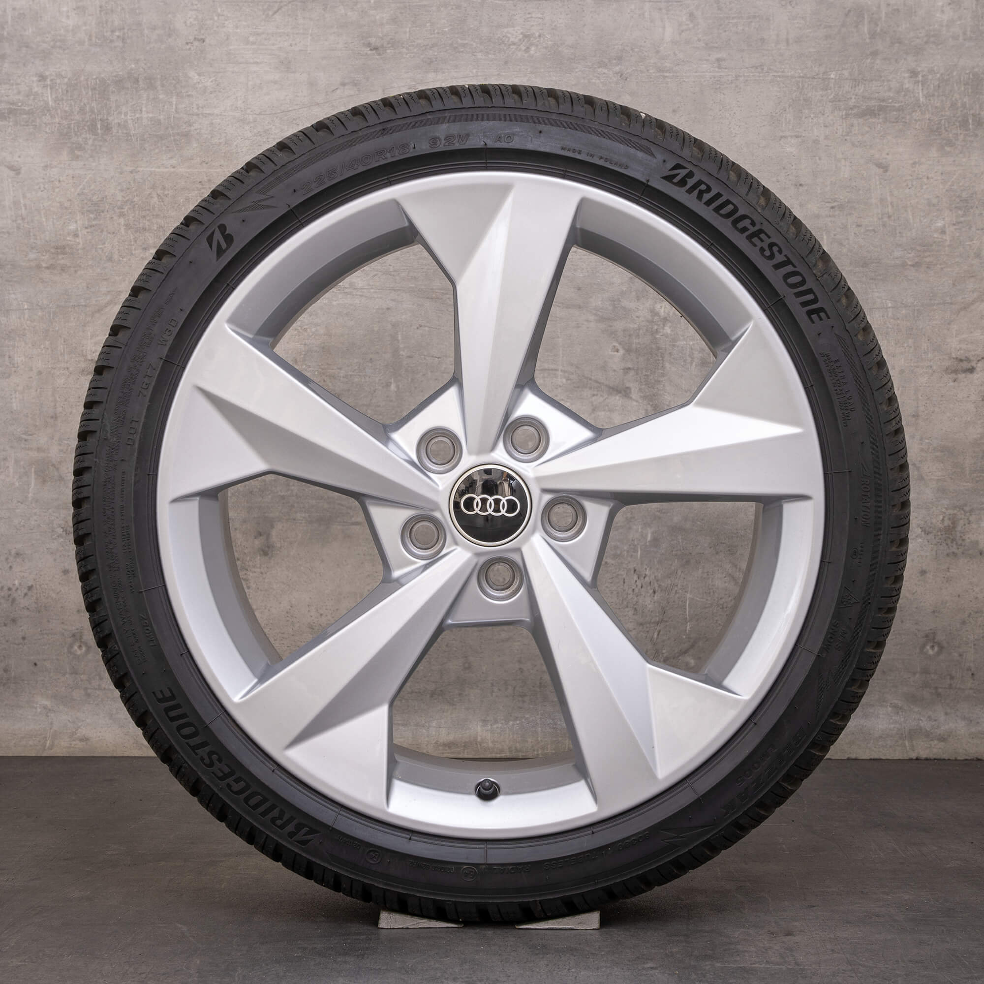 Oem Audi A3 S3 pneus hiver jantes 18 pouces 8Y 8V 8Y0601025CP argent