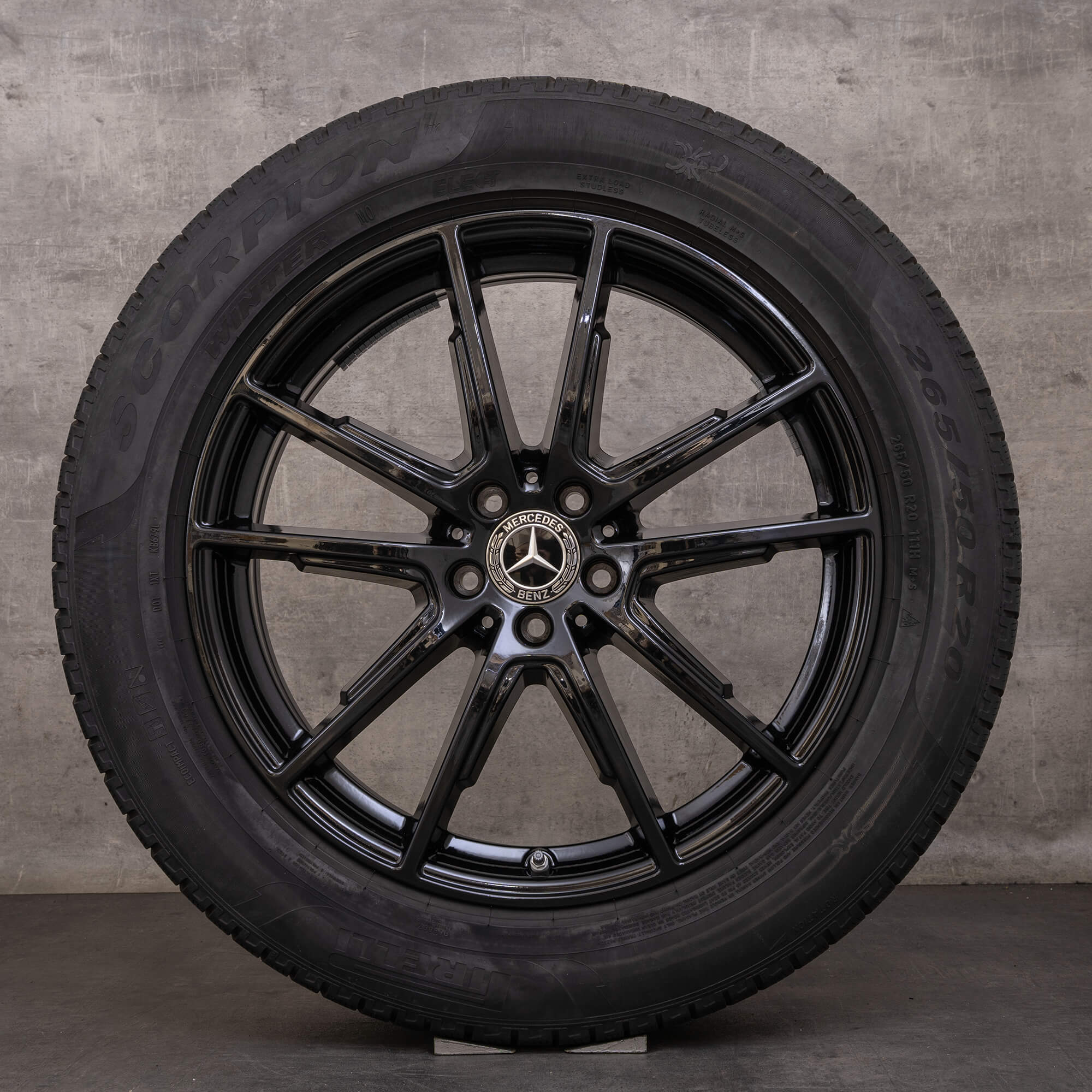 Original zimní pneu s disky Mercedes Benz EQS SUV 20" X296 ráfky na auto A2964010300 černé lesklé